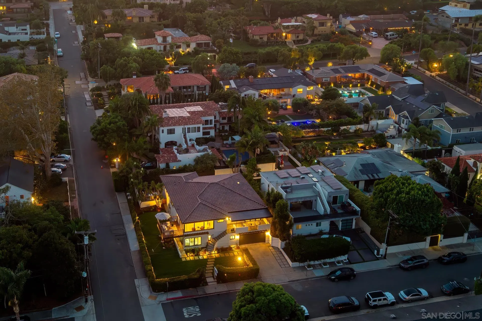 https://cdn.realtyfeed.com/cdn/127/260021048/7f93fcfebfae1e494d20b7f4abdf2fc2.webp
