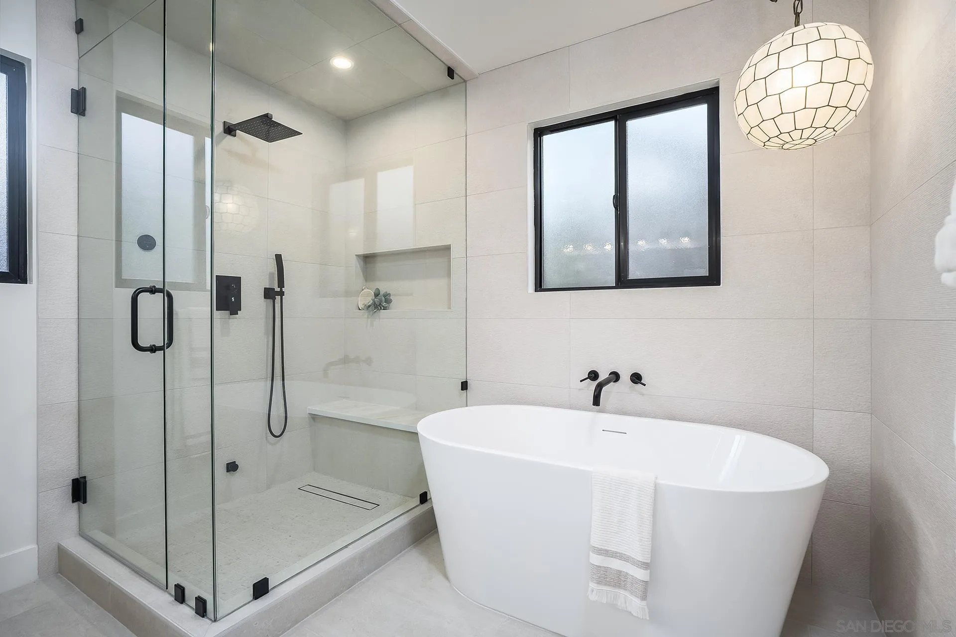 https://cdn.realtyfeed.com/cdn/127/260021048/b7963abbf954c3e5bd58e03a0f255677.webp