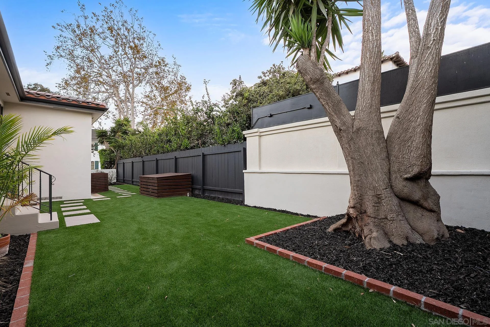 https://cdn.realtyfeed.com/cdn/127/260021048/c12d185607036c18dc1796ff7654a739.webp