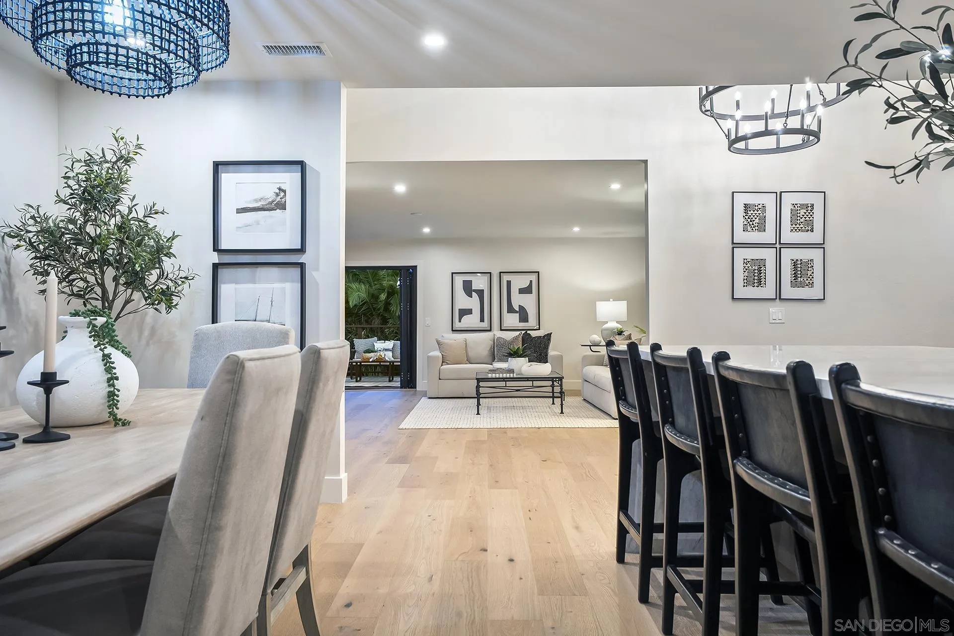 https://cdn.realtyfeed.com/cdn/127/260021048/c99c985d2aaa5299ce041f156adae22c.webp