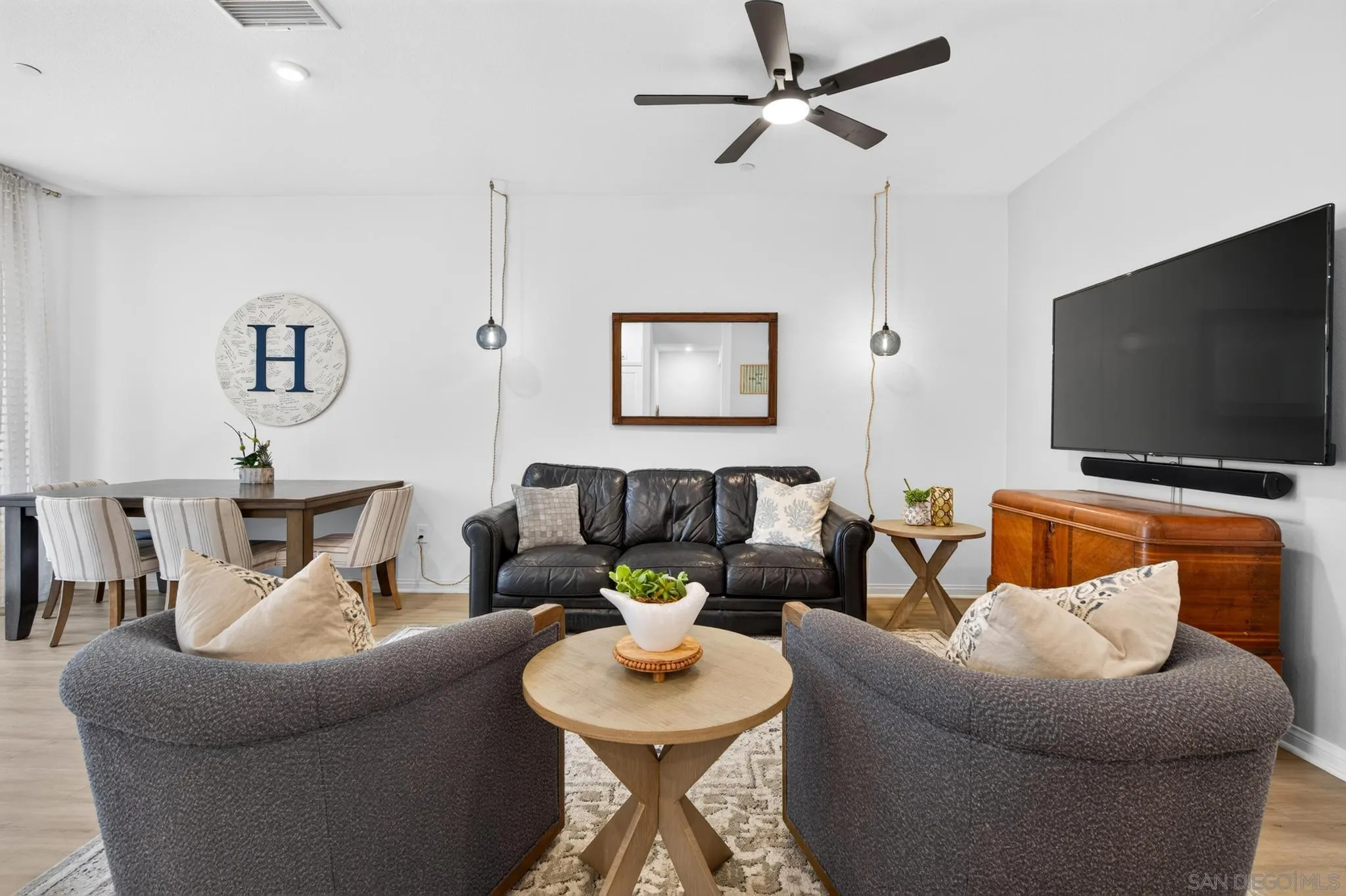 https://cdn.realtyfeed.com/cdn/127/260021049/216cd5dcf3e8e5ff67ef4db0a1352d2c.webp