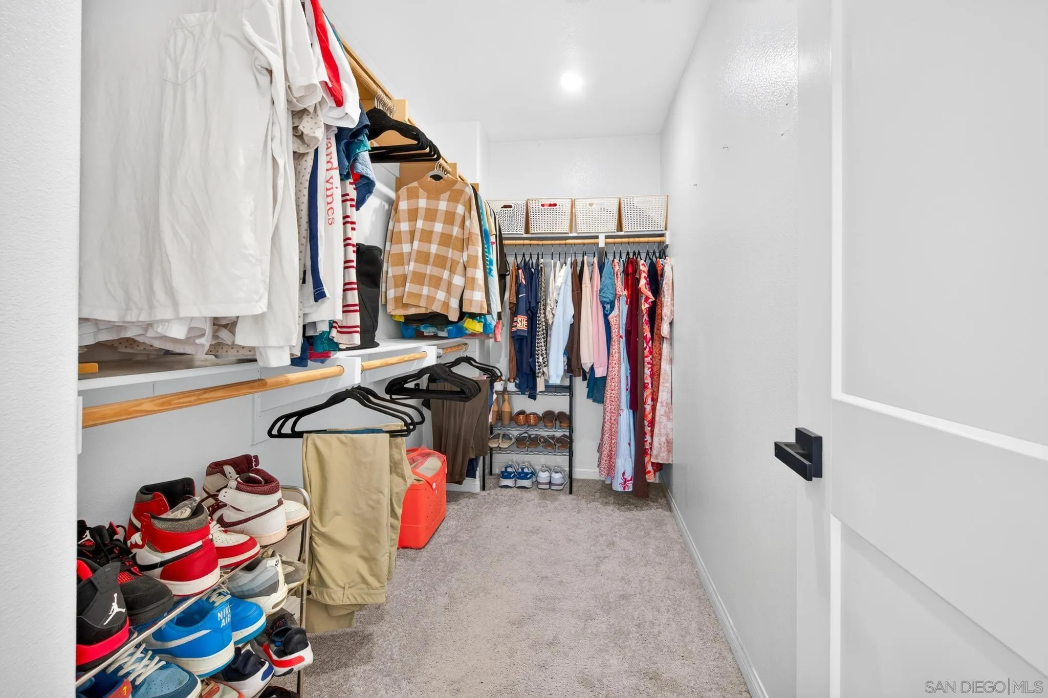 https://cdn.realtyfeed.com/cdn/127/260021049/2296daf06dccd2142c9cb29015735d98.webp