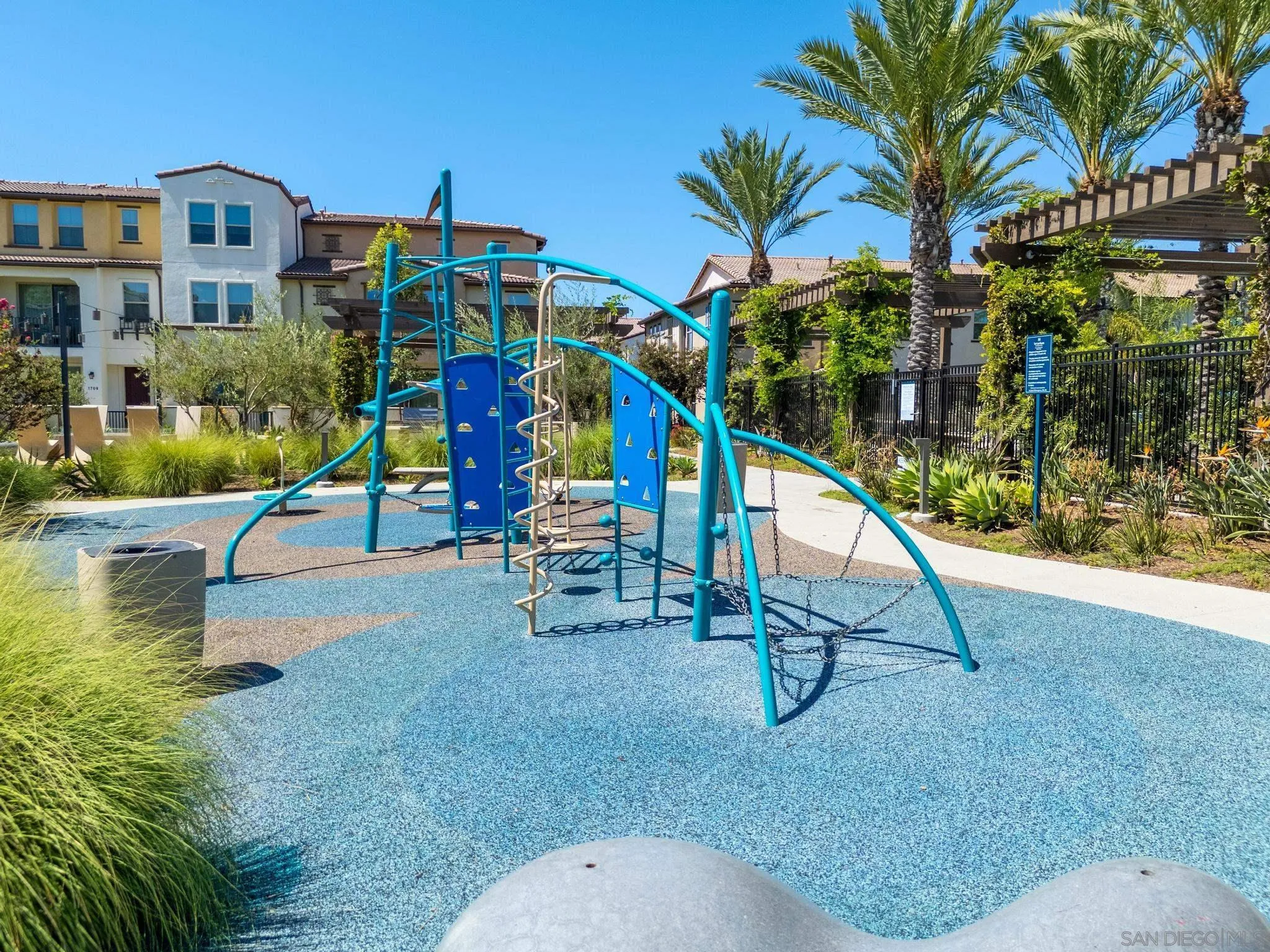 https://cdn.realtyfeed.com/cdn/127/260021049/3695bd03f4d013e1e54f13b66c3bf86e.webp