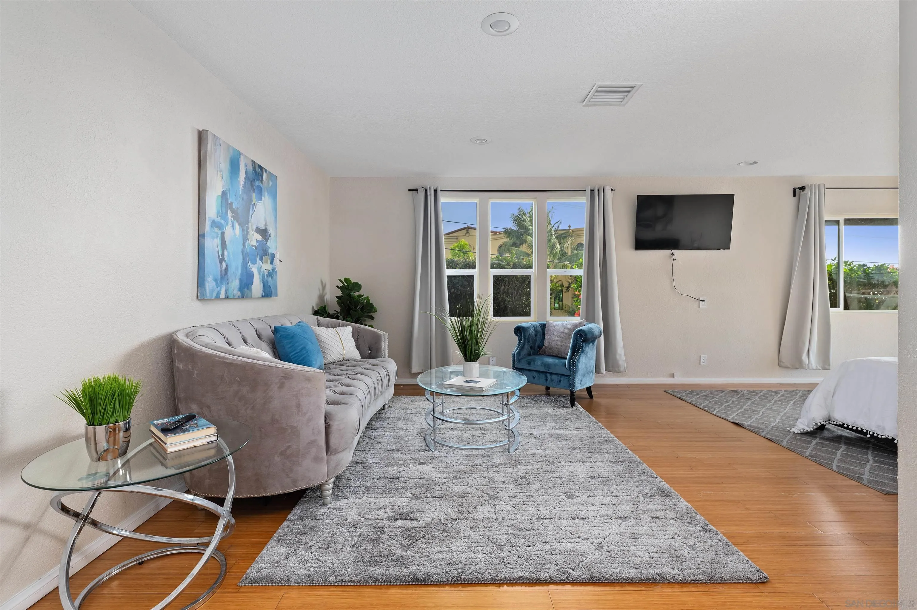 https://cdn.realtyfeed.com/cdn/127/260021050/04ad87459c83f3a001cc2f00c6a3adce.webp