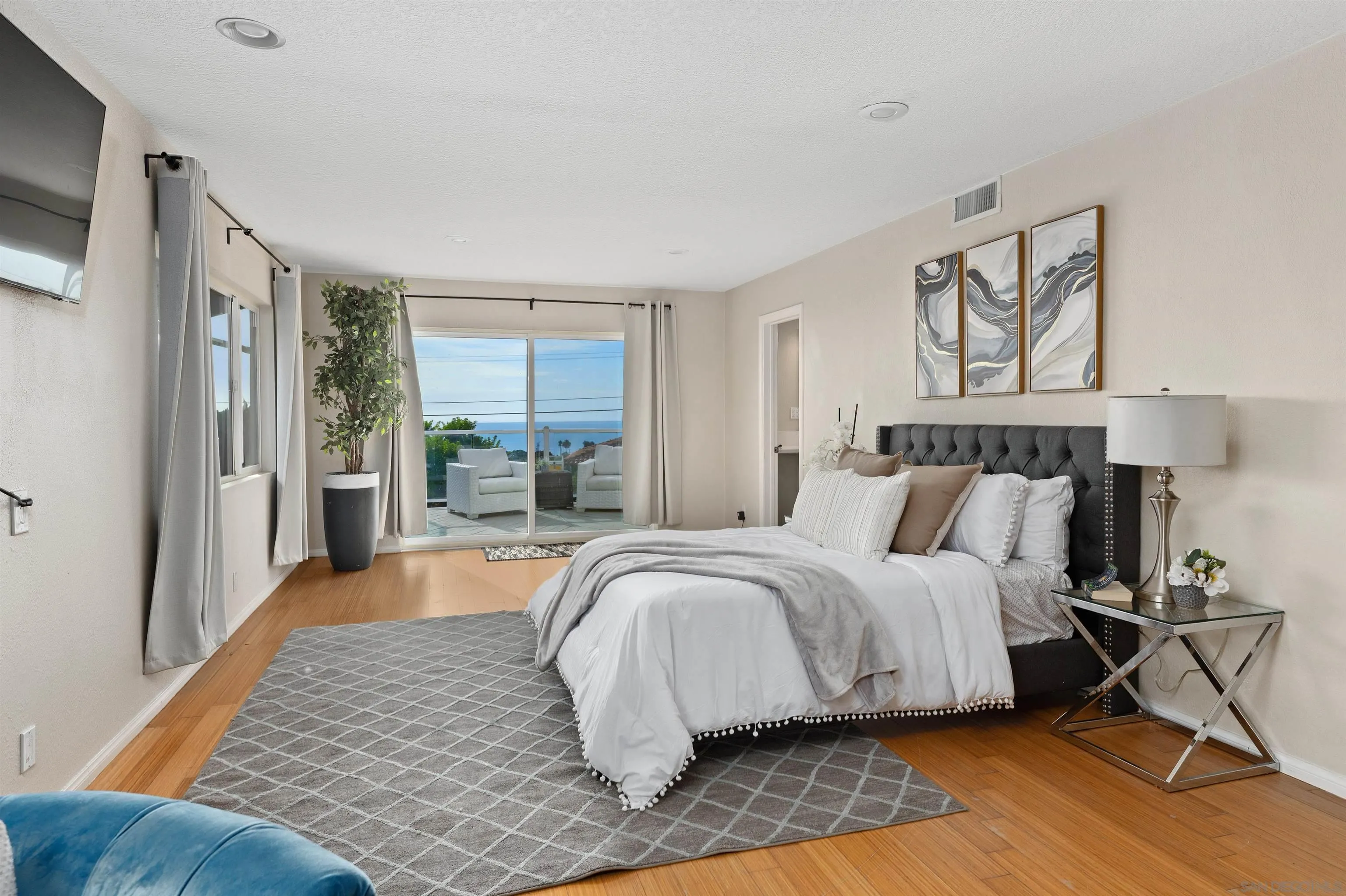https://cdn.realtyfeed.com/cdn/127/260021050/0a8f812891cabc862fdc8da5e4a4a58e.webp