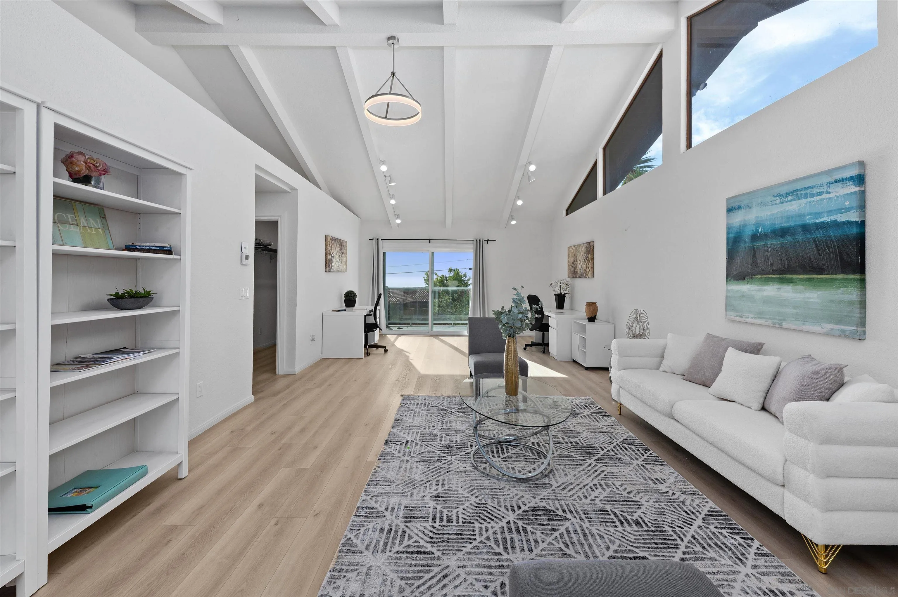 https://cdn.realtyfeed.com/cdn/127/260021050/1a80a49f3a04dfb3929bec407c64e415.webp