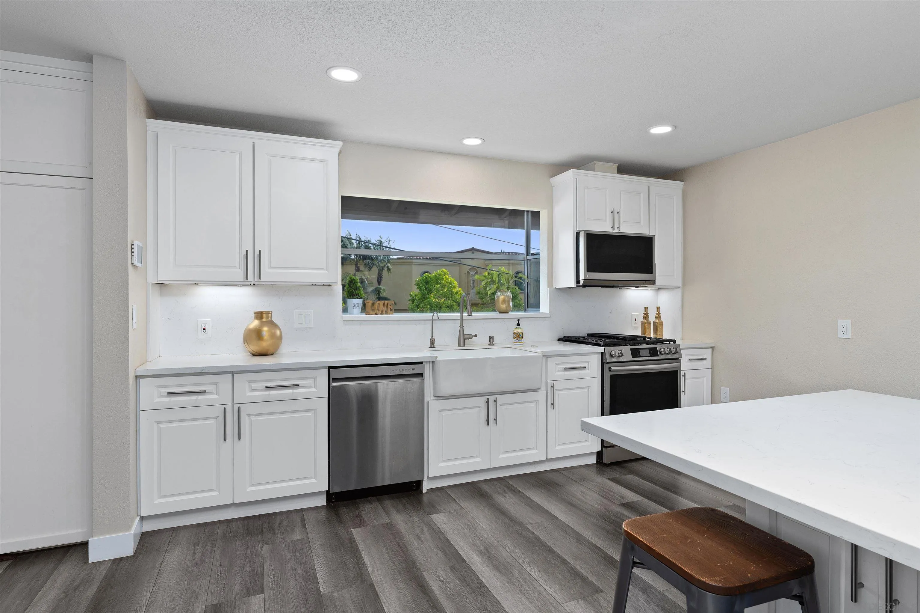 https://cdn.realtyfeed.com/cdn/127/260021050/1c44f2b8fdd13a86e0de77551b0549bb.webp