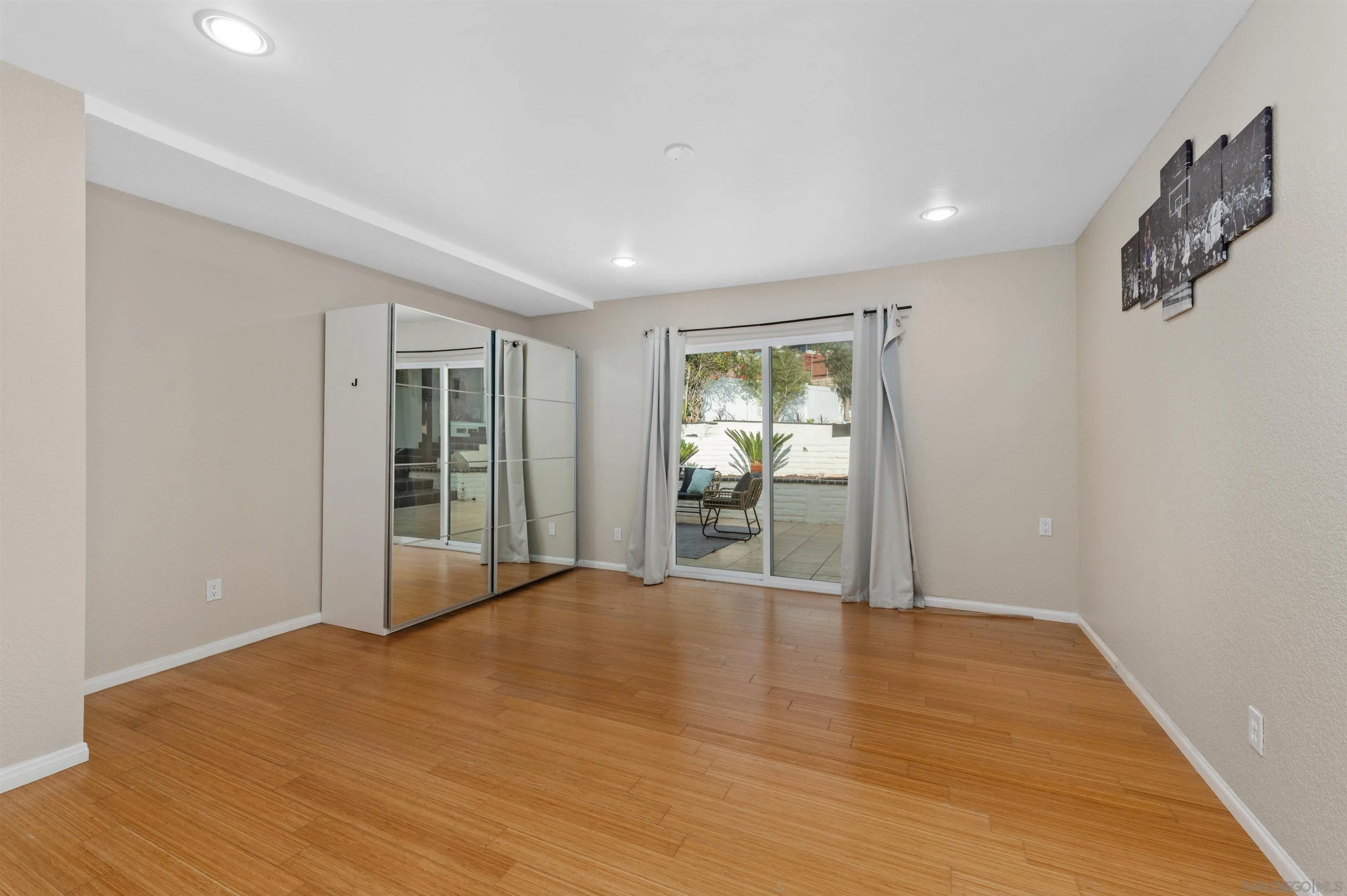 https://cdn.realtyfeed.com/cdn/127/260021050/5e5a38a9cbb849502996904630a70631.webp