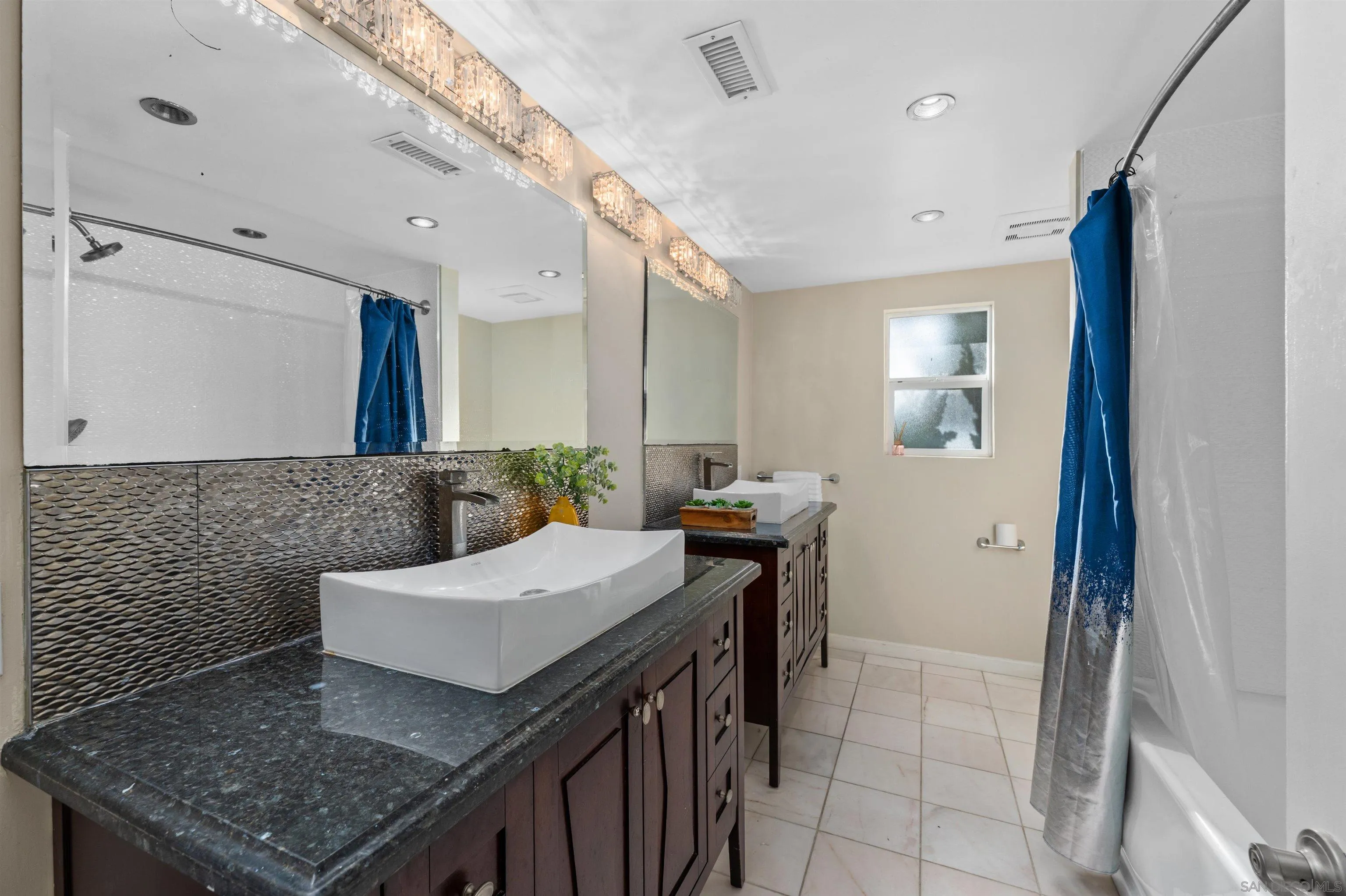 https://cdn.realtyfeed.com/cdn/127/260021050/98cbd211d3bd36894939ab63b9d1df00.webp