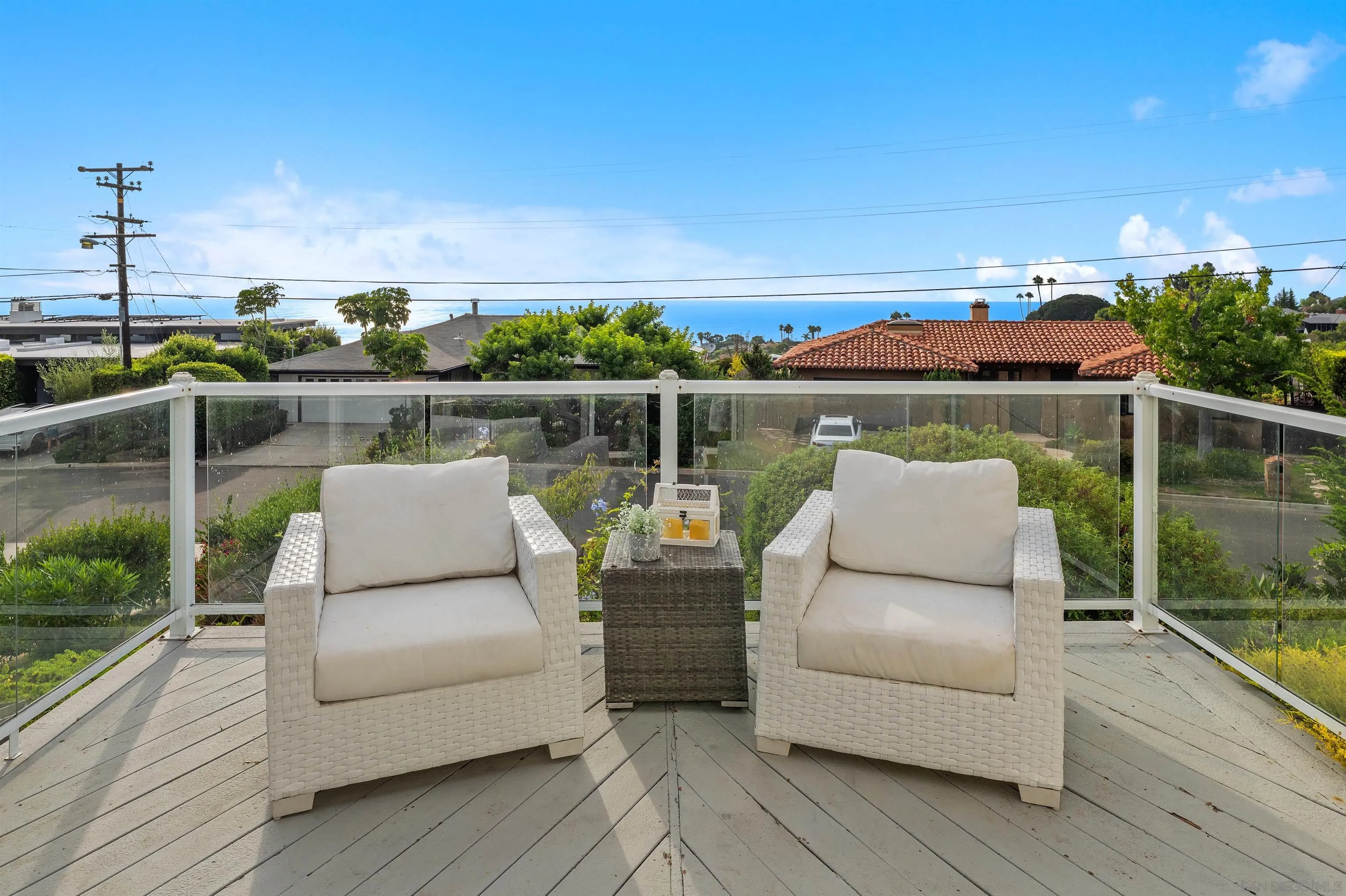 https://cdn.realtyfeed.com/cdn/127/260021050/9d84b398613ae95bf5b107814d404ee1.webp