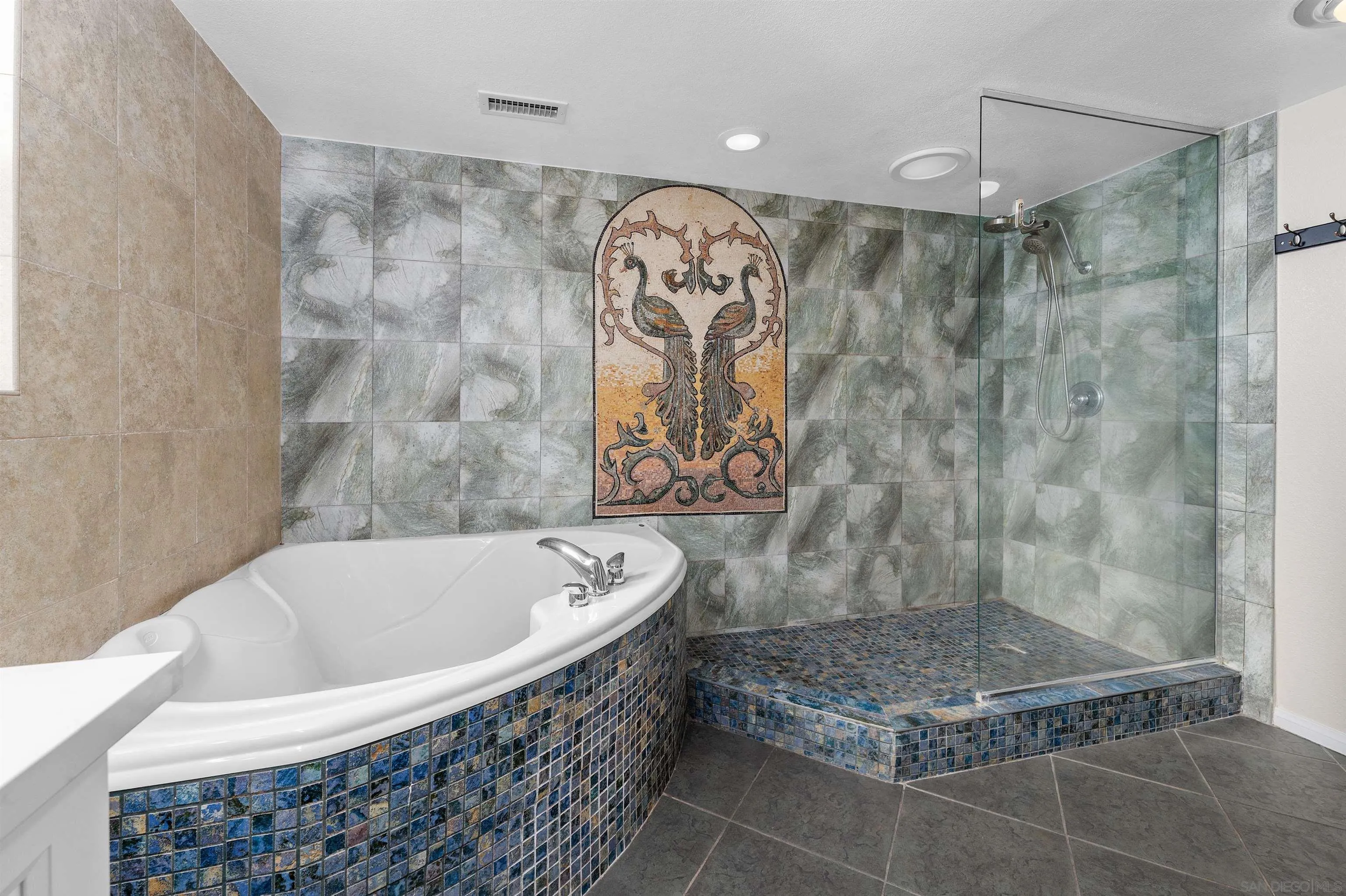 https://cdn.realtyfeed.com/cdn/127/260021050/bd95c0754fa0b9c3550d63c7f611e9c5.webp