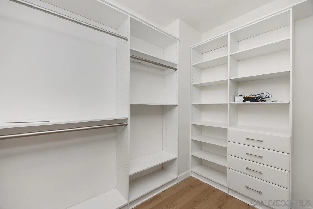 https://cdn.realtyfeed.com/cdn/127/260021054/051a3c2c679605c4a34178ed9bf93e15.webp