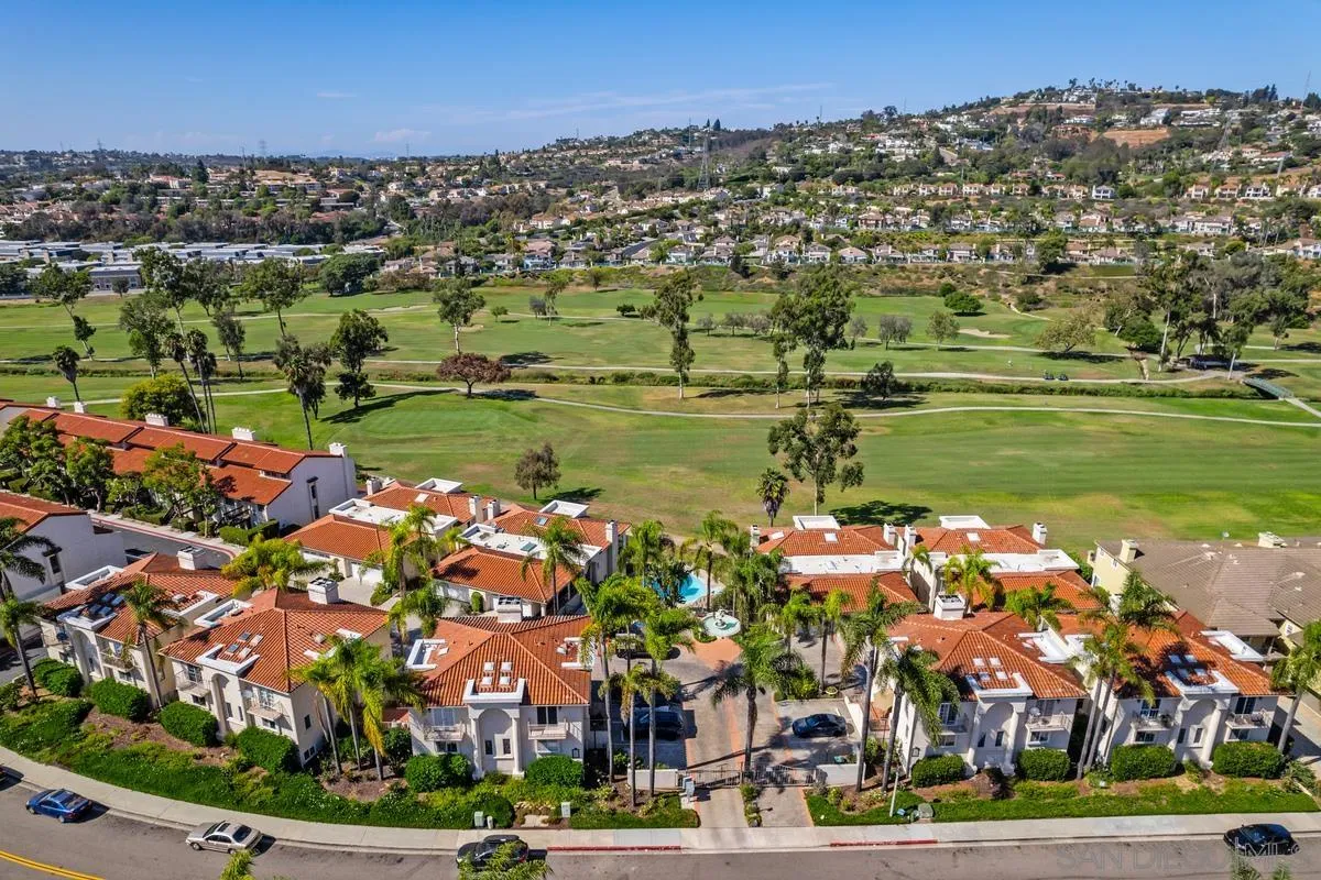 https://cdn.realtyfeed.com/cdn/127/260021055/20e052ca96e81e34f87be8128cd6b22a.webp