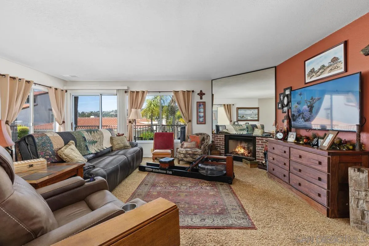 https://cdn.realtyfeed.com/cdn/127/260021055/41e74086b5294b01d9d73d463e1774eb.webp