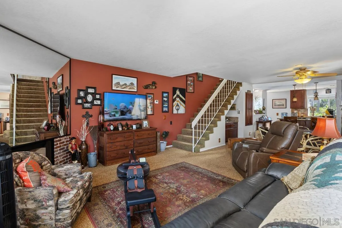 https://cdn.realtyfeed.com/cdn/127/260021055/8db6a3207aa8e8d09d1e3109e697d6f0.webp