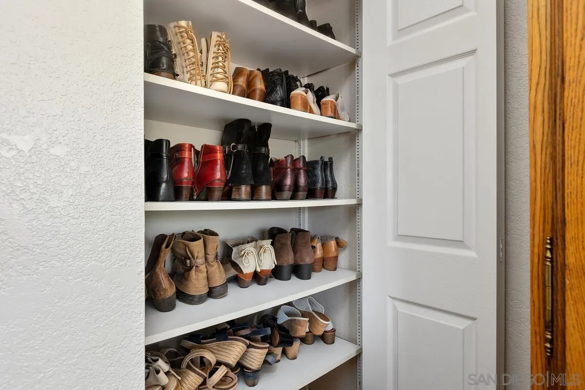 https://cdn.realtyfeed.com/cdn/127/260021055/91da6b3aeded08ae98a4f105ffd0a2f4.webp