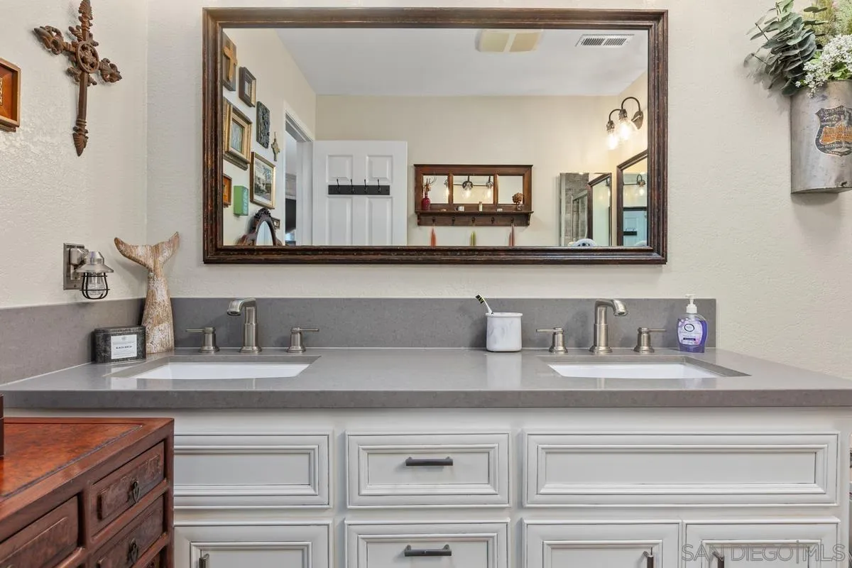 https://cdn.realtyfeed.com/cdn/127/260021055/bf1e95531cb327d17023af86b4fa8d62.webp