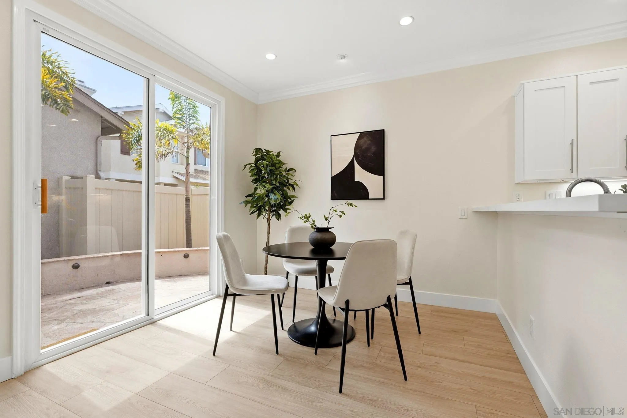 https://cdn.realtyfeed.com/cdn/127/260021056/28eb27c55c7ffad0ae5b822874c37e36.webp