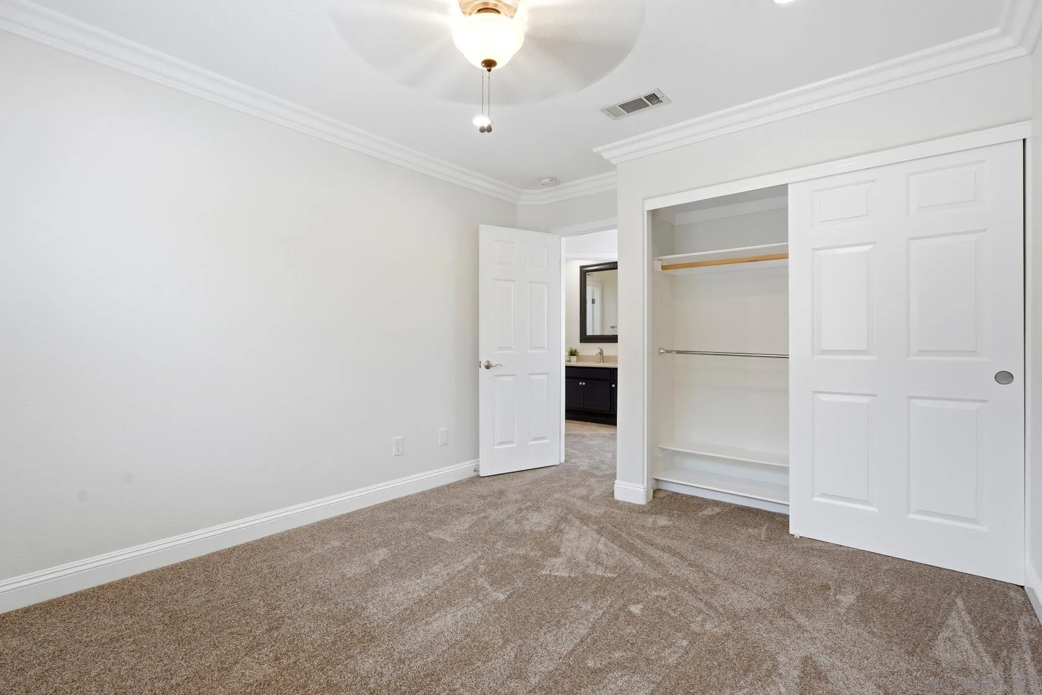 https://cdn.realtyfeed.com/cdn/127/260021056/6e0013472e2f470c3a64533c42f39d3c.webp