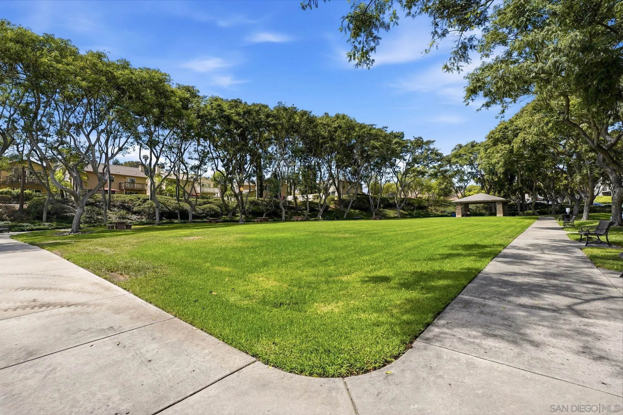 https://cdn.realtyfeed.com/cdn/127/260021056/e7924ffcae2973504b035bb5aebc0594.webp