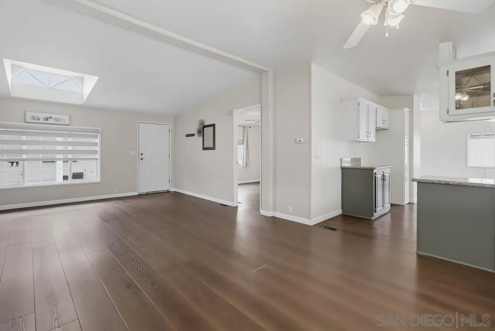 https://cdn.realtyfeed.com/cdn/127/260021058/4cb31dd1e62316739bd53860d7b9f7ea.webp