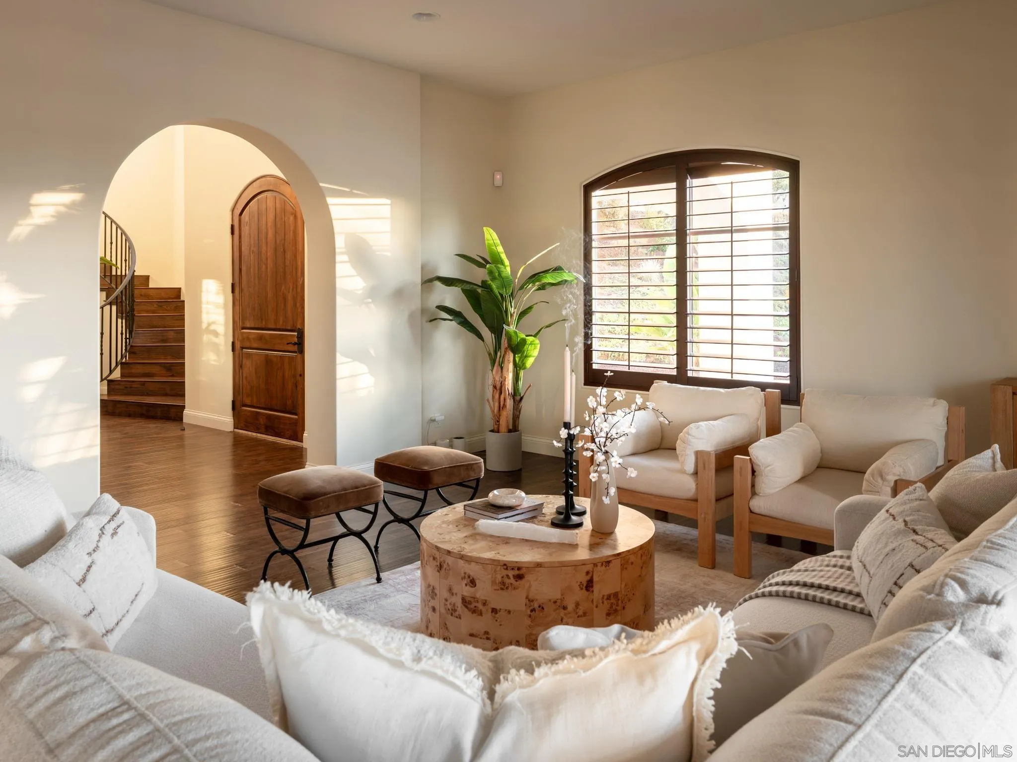 https://cdn.realtyfeed.com/cdn/127/260021061/4d420ad9f019e813b2886a755d3c9789.webp