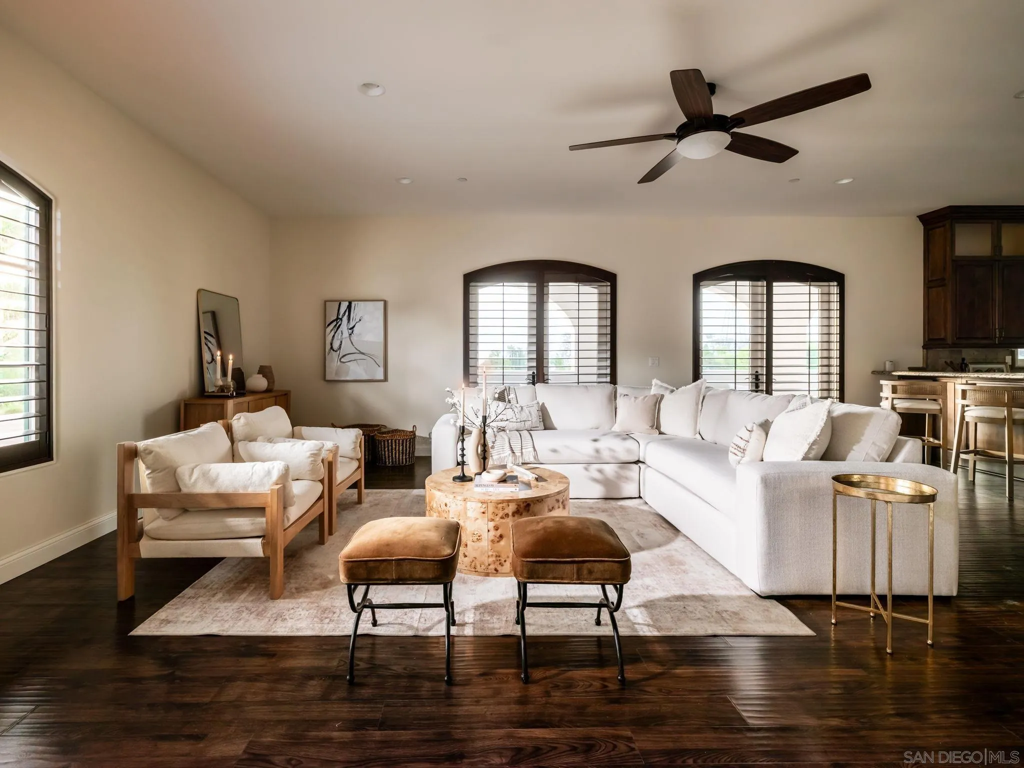 https://cdn.realtyfeed.com/cdn/127/260021061/802645ff088f0bc3b66641b067a7cc6f.webp