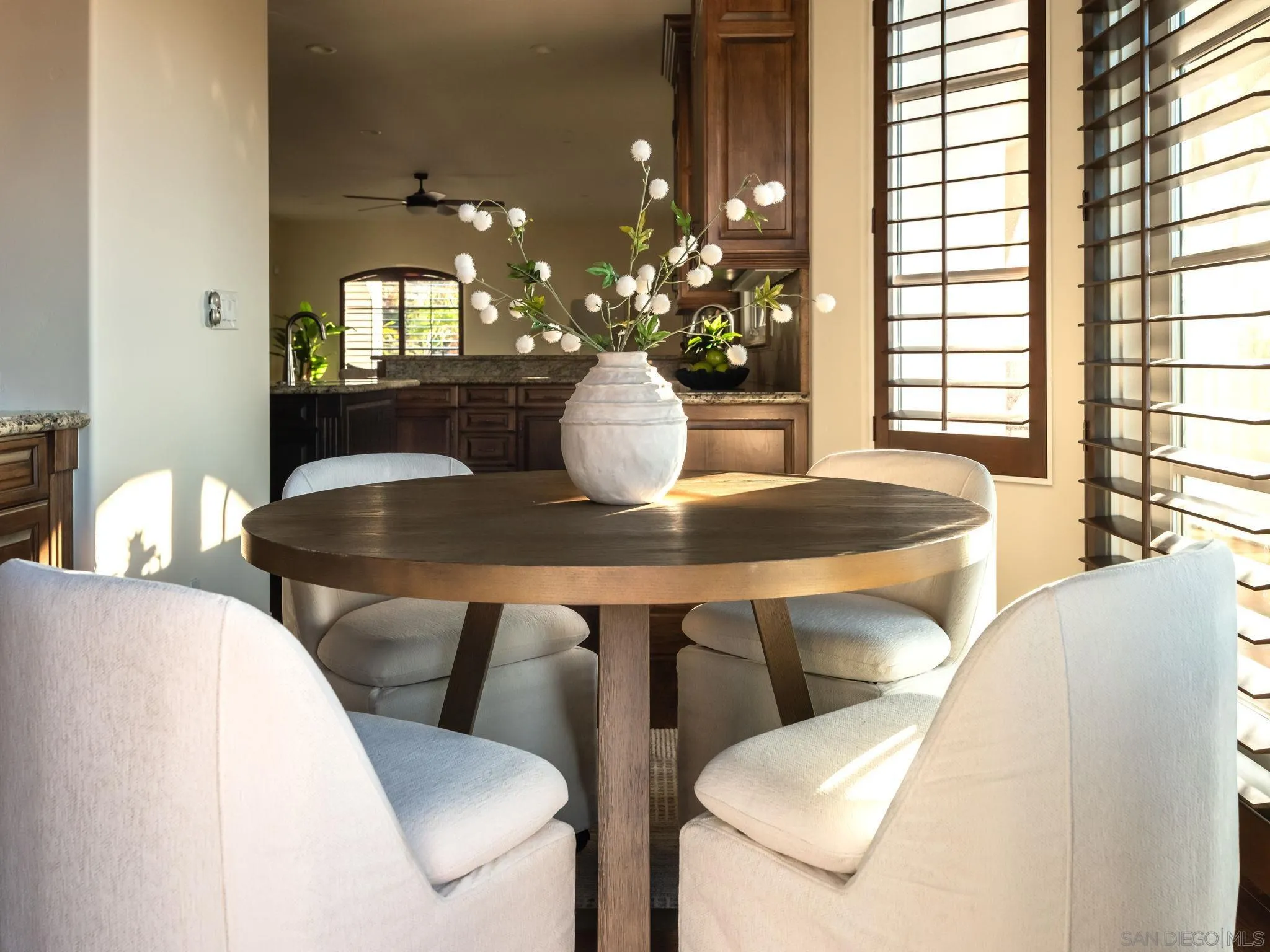 https://cdn.realtyfeed.com/cdn/127/260021061/d1ba17ffd39563325090b83a5fd36558.webp