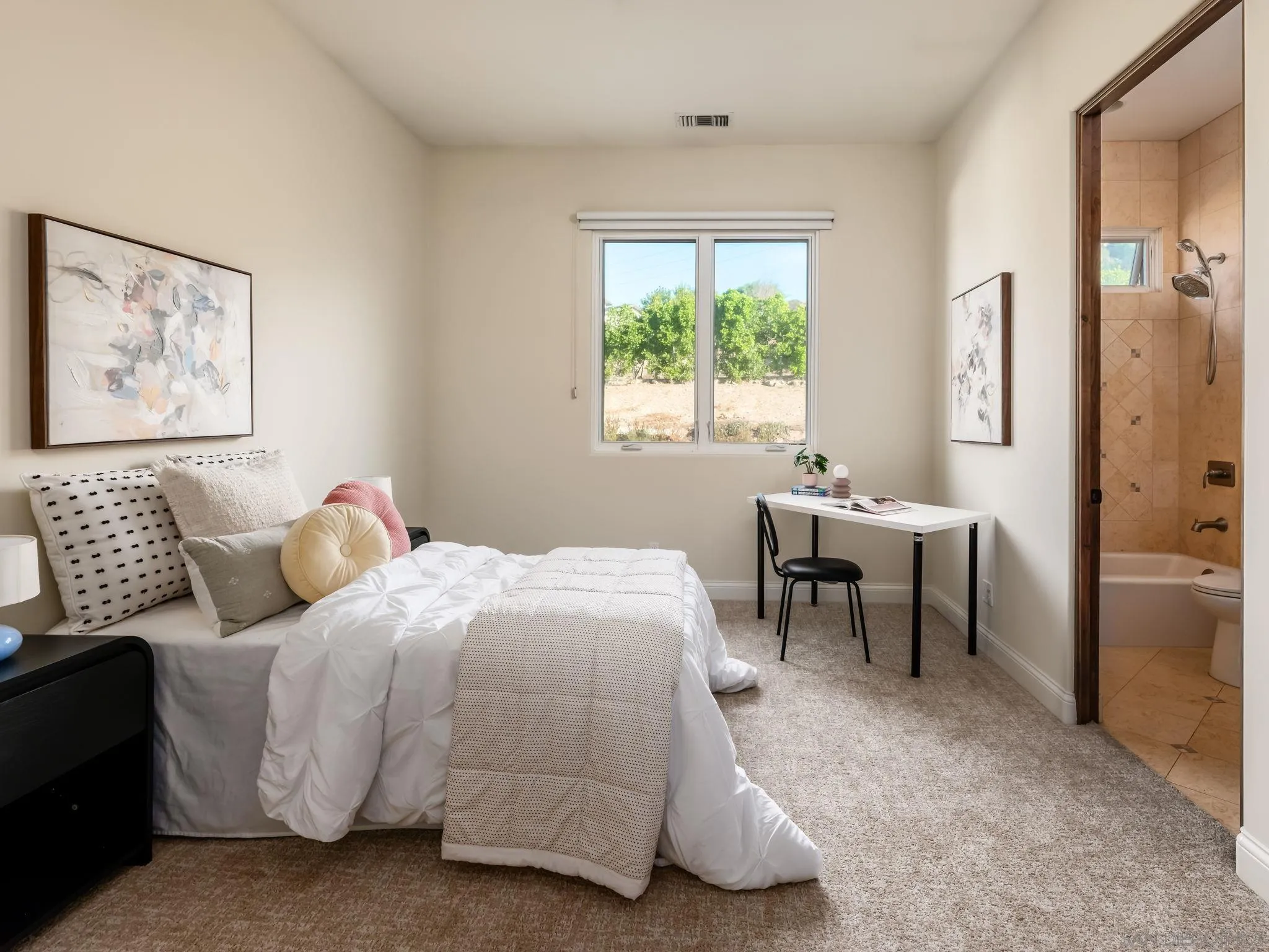 https://cdn.realtyfeed.com/cdn/127/260021061/ff7bec8bb803c824b32e2c86b618a2b4.webp