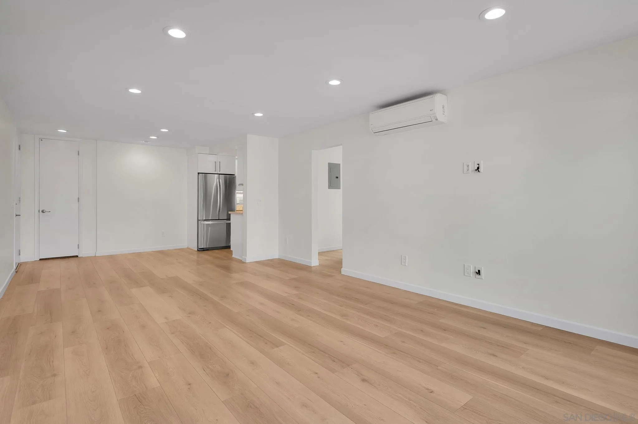 https://cdn.realtyfeed.com/cdn/127/260021062/164702d644db03f92c754af892212bb7.webp