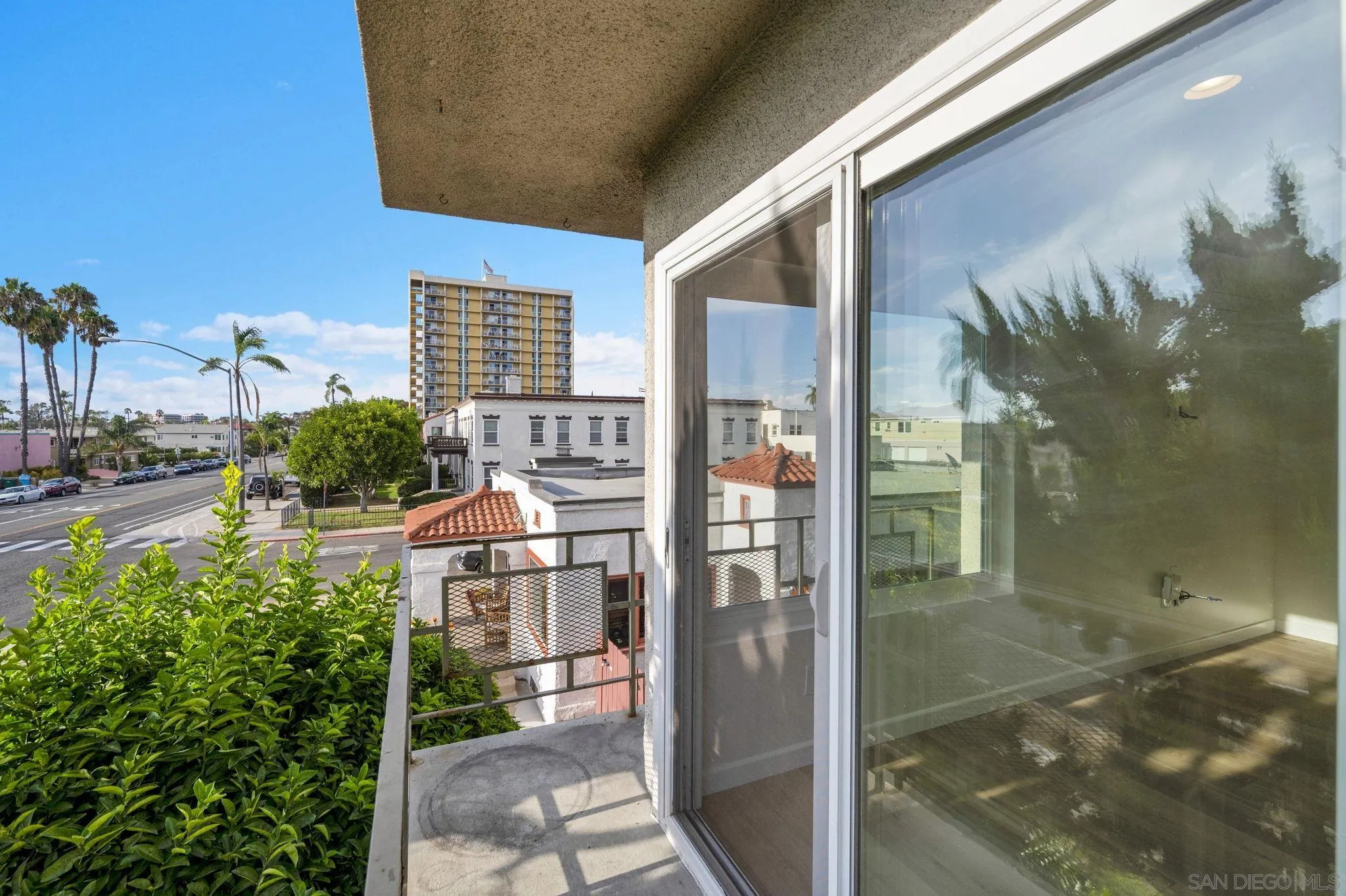 https://cdn.realtyfeed.com/cdn/127/260021062/178d1b05db8b159c7ef034ea2bbe6939.webp