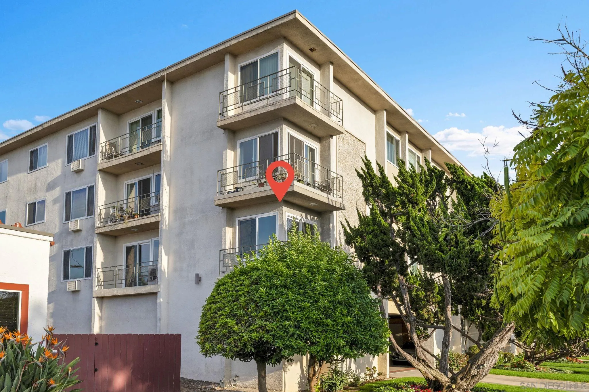https://cdn.realtyfeed.com/cdn/127/260021062/5bfaa1f578b8725733624d11d0a131e8.webp