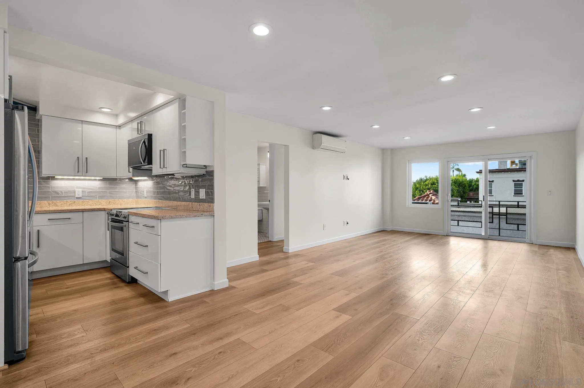 https://cdn.realtyfeed.com/cdn/127/260021062/72550c034078c2198292c61cdf5f9d94.webp