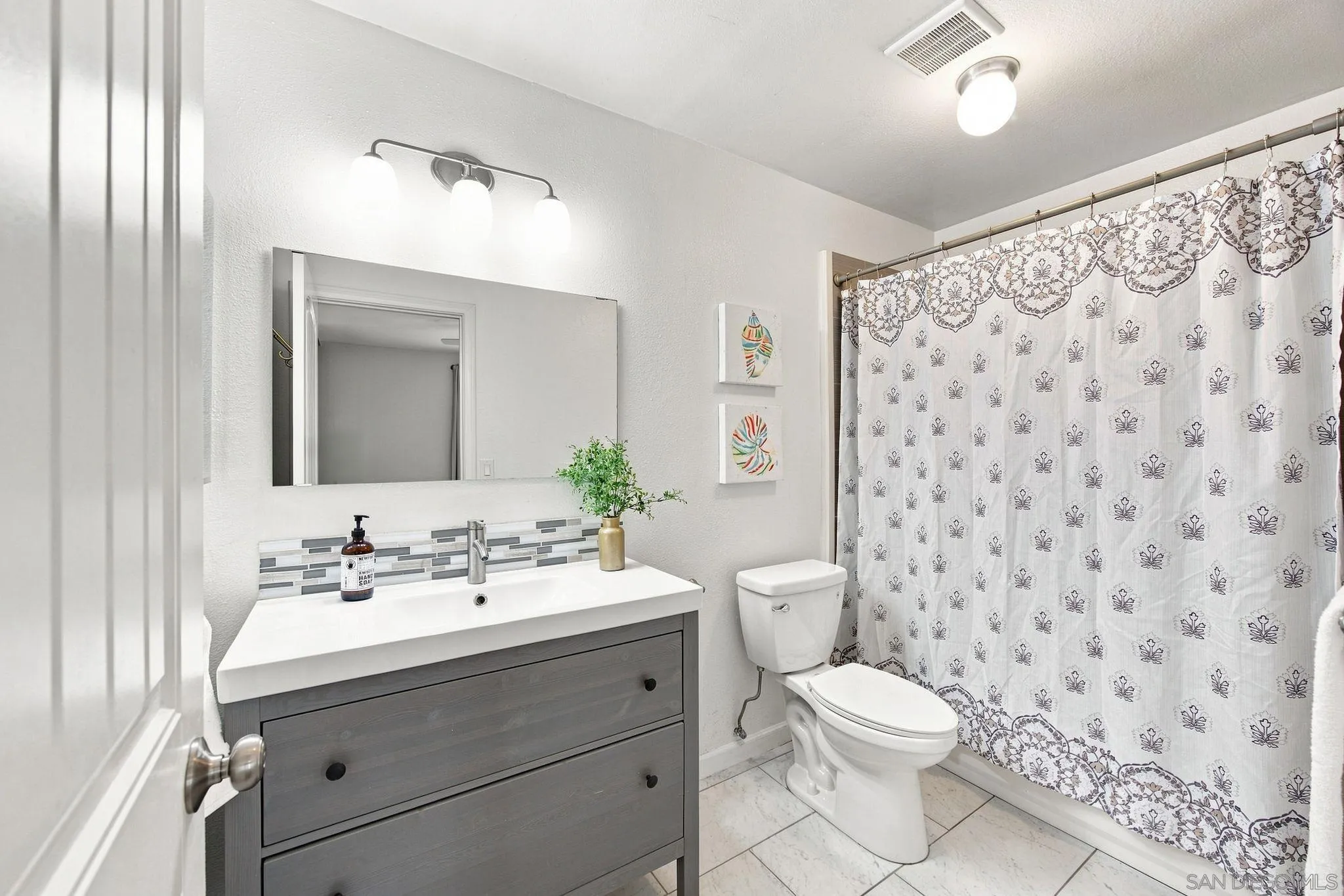 https://cdn.realtyfeed.com/cdn/127/260021071/c9624c7efcad0382cdcc8a11f9cbcfad.webp