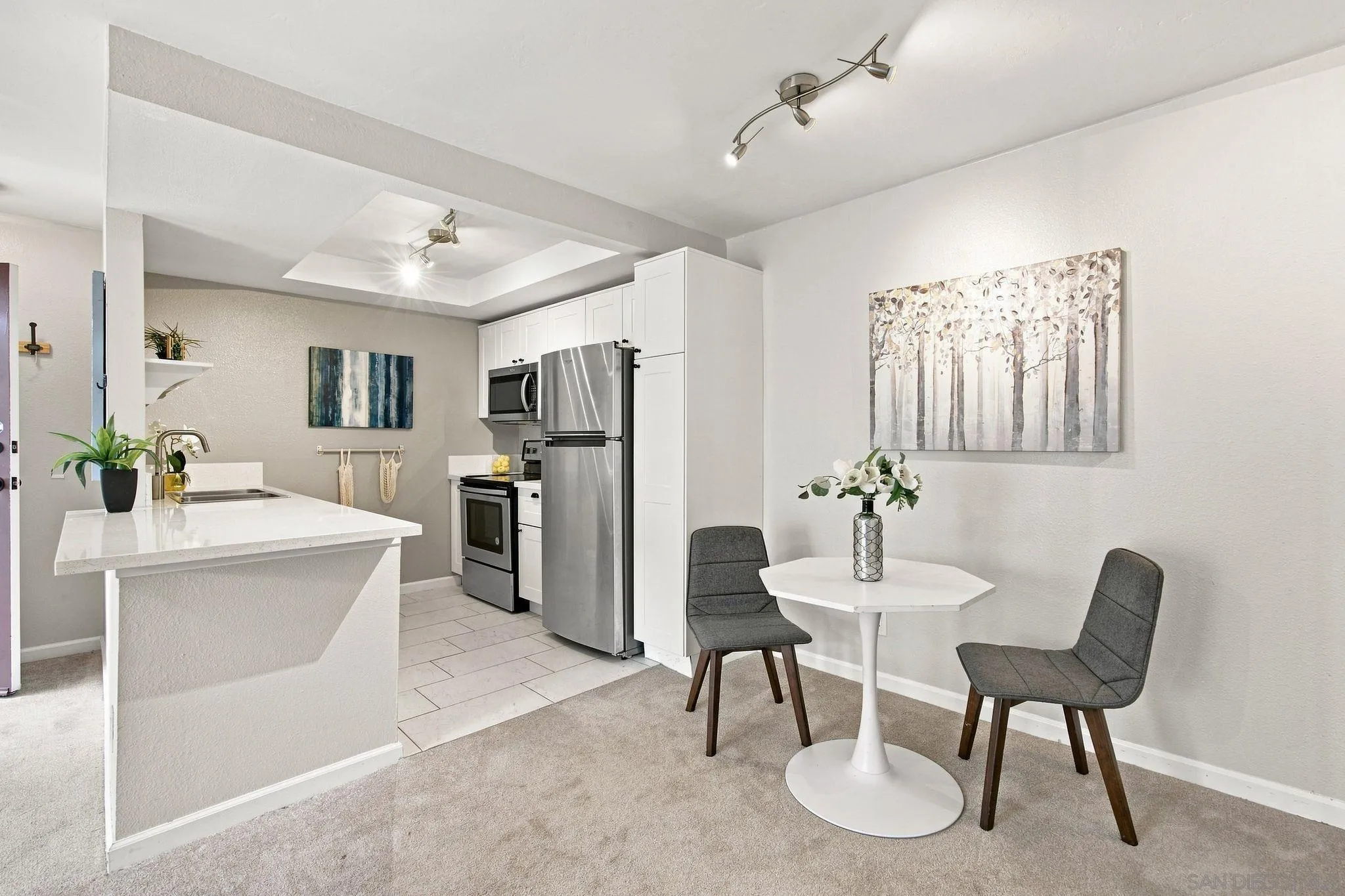 https://cdn.realtyfeed.com/cdn/127/260021071/eff8bcc178488d4447c308d56ea2b835.webp