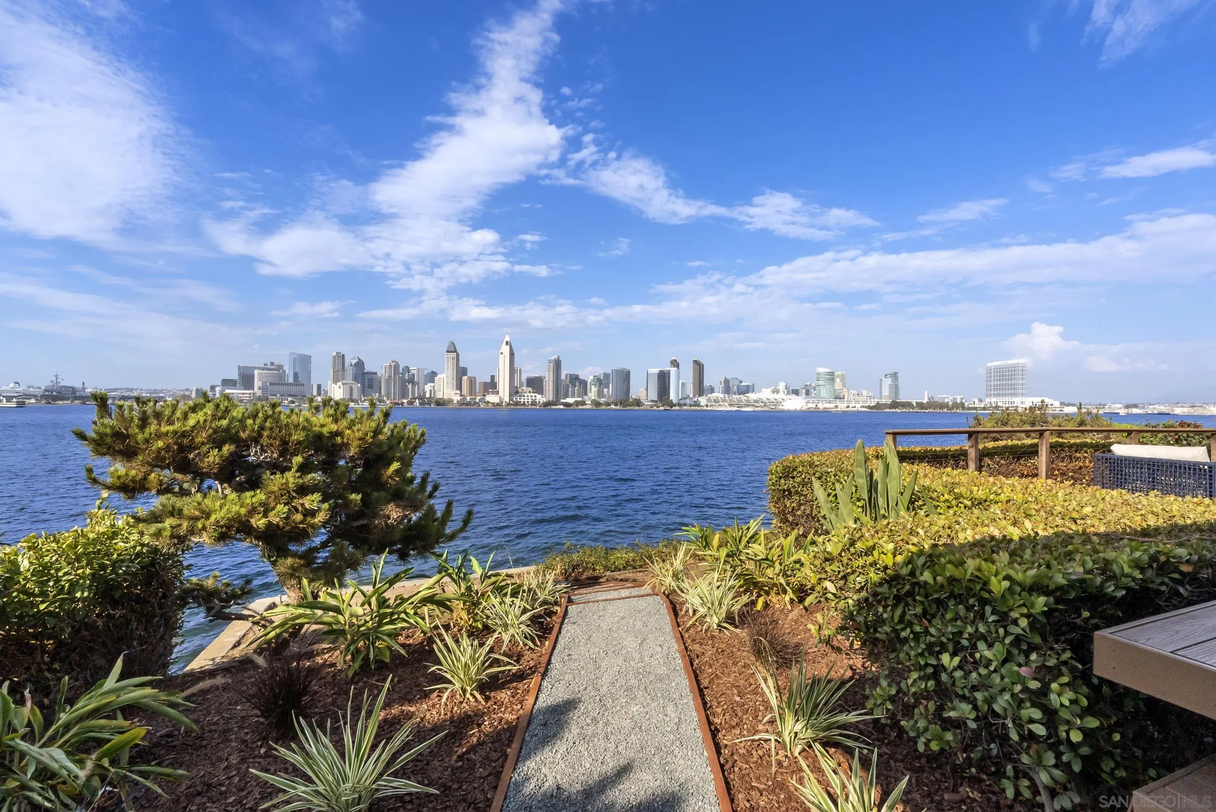 https://cdn.realtyfeed.com/cdn/127/260021074/328ce935e1ba758fac6897842873a3d7.webp
