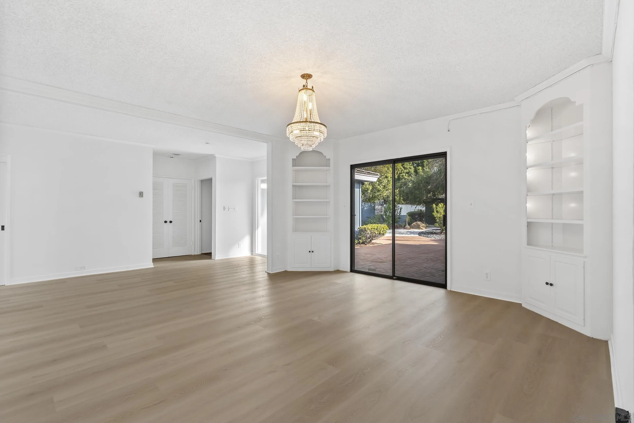 https://cdn.realtyfeed.com/cdn/127/260021074/7b2cbb5d7541bfb5d7c3f62661f0b63b.webp