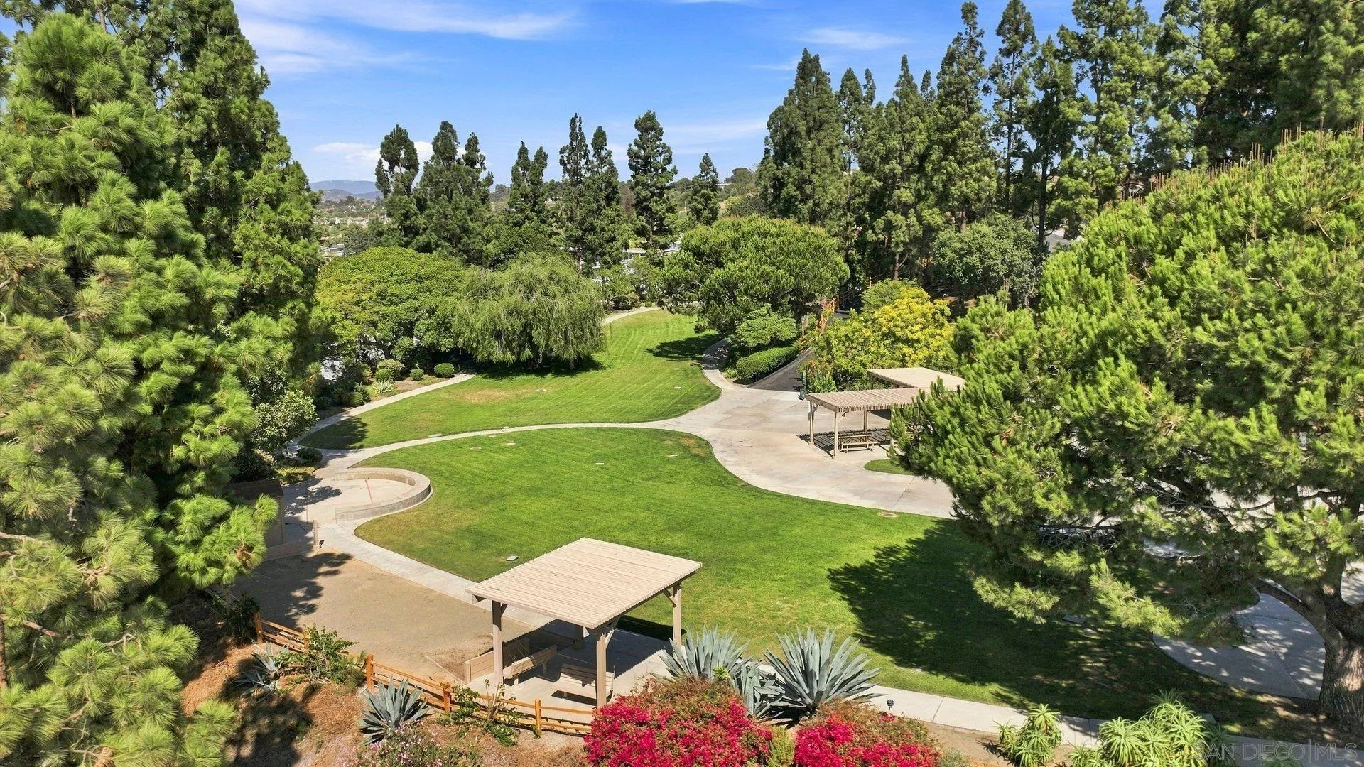 https://cdn.realtyfeed.com/cdn/127/260021075/382dbf399cf514953a811290b9db5177.webp