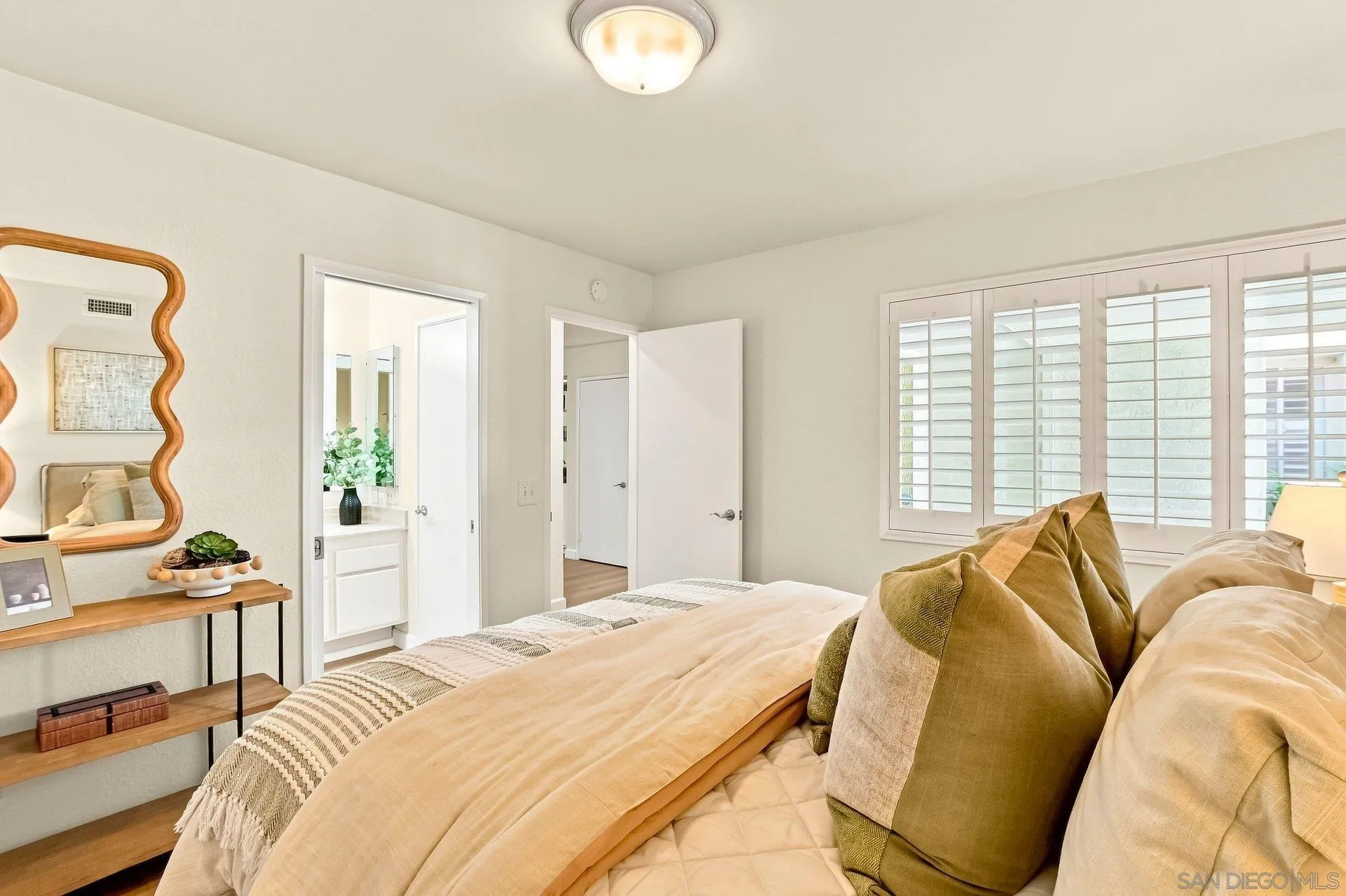 https://cdn.realtyfeed.com/cdn/127/260021075/413eeb6ef5d76447ac1379589f196e81.webp