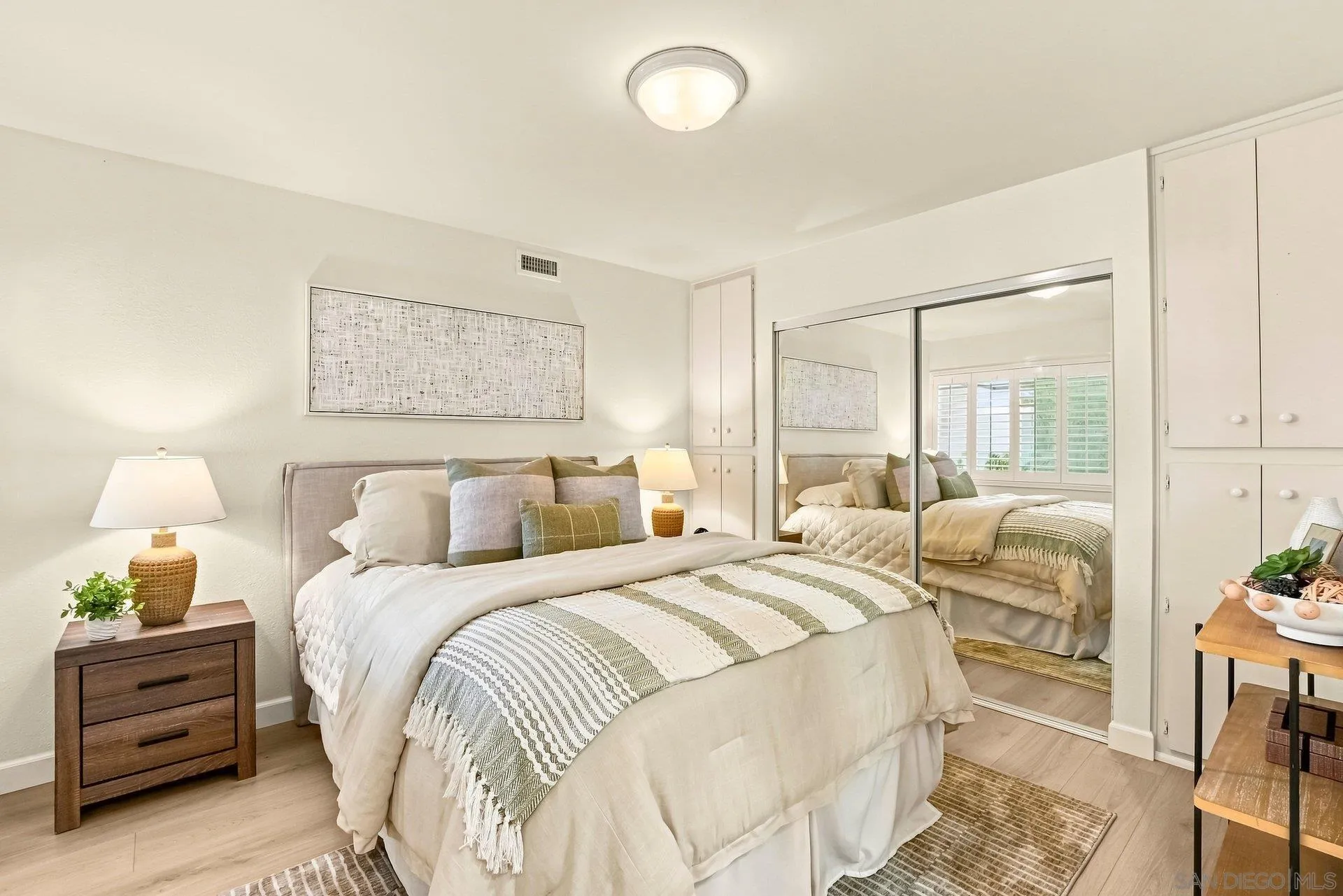 https://cdn.realtyfeed.com/cdn/127/260021075/726e622c4678de25f4d0f59b2a969508.webp