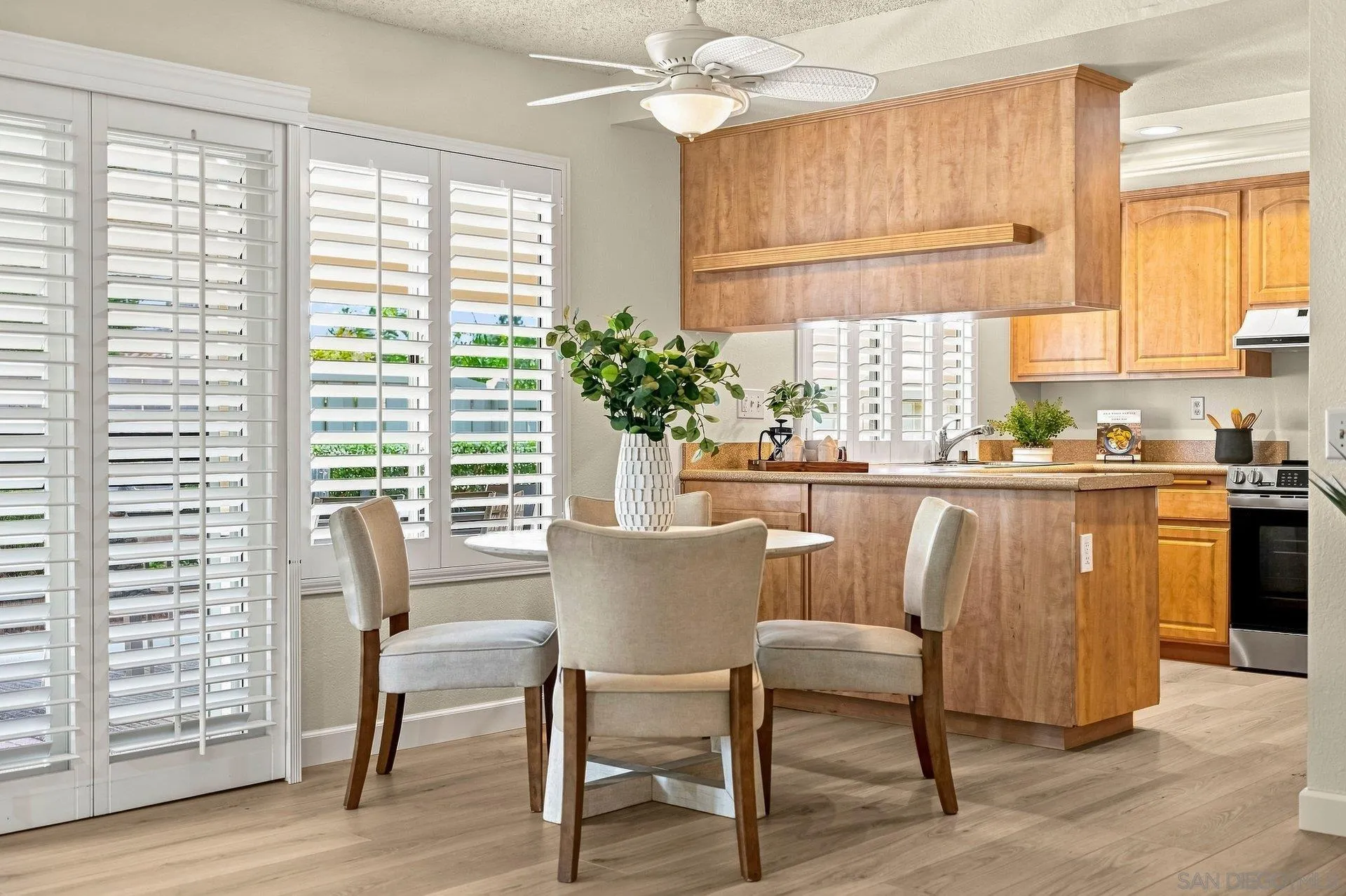 https://cdn.realtyfeed.com/cdn/127/260021075/7b5004feac68007f268e5ce8ede6172a.webp