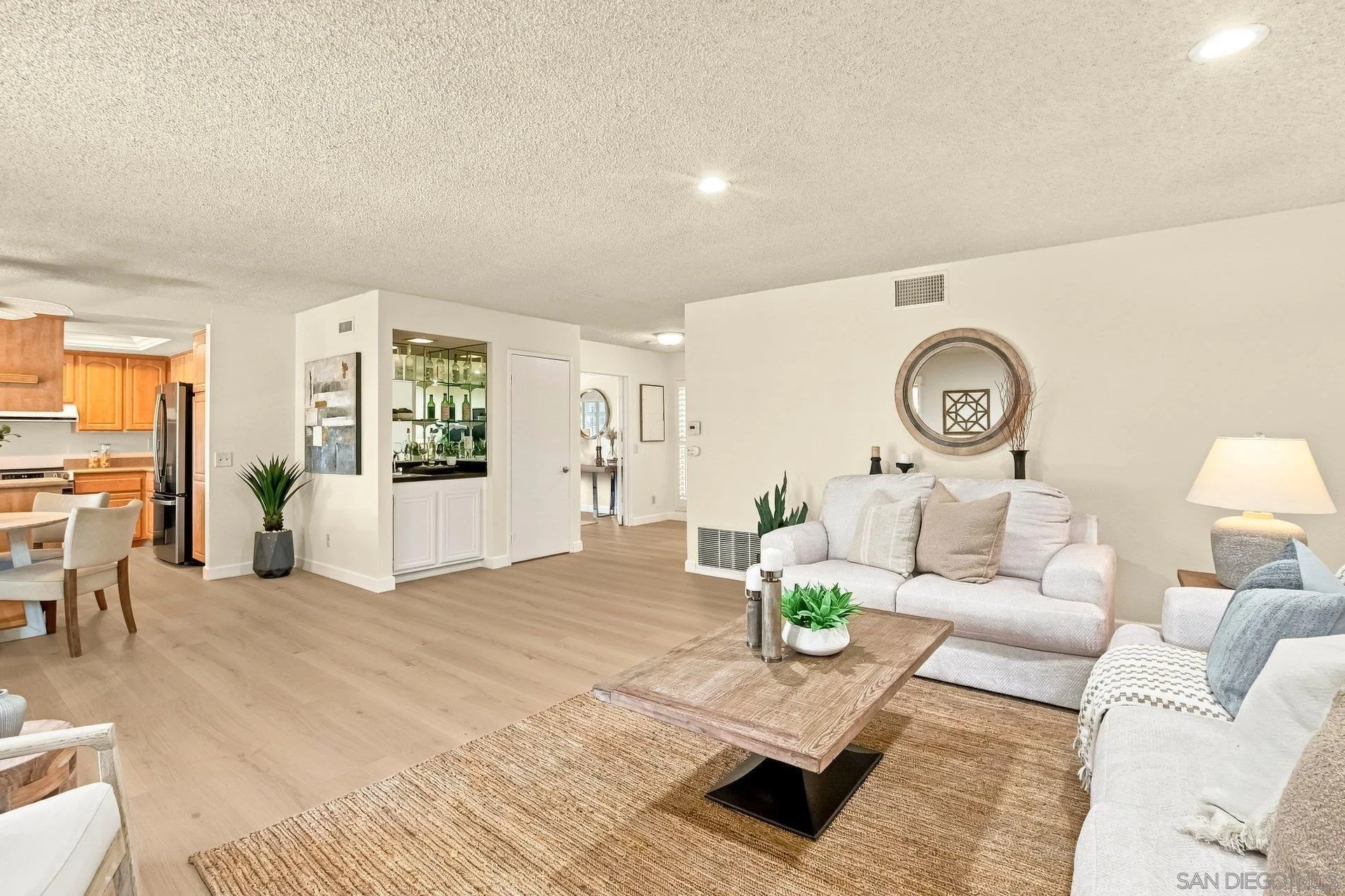 https://cdn.realtyfeed.com/cdn/127/260021075/c389a783b62441277e9e388e101d668a.webp