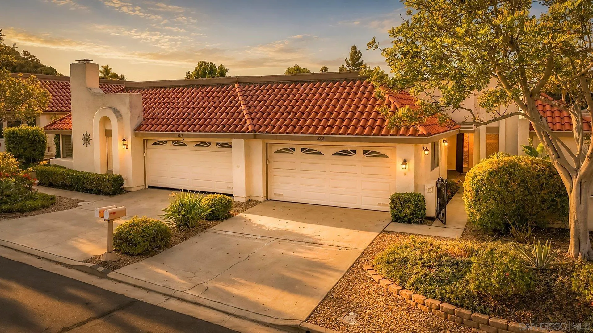 https://cdn.realtyfeed.com/cdn/127/260021075/f2dce4c9fc71e421d3e1c63991c769af.webp