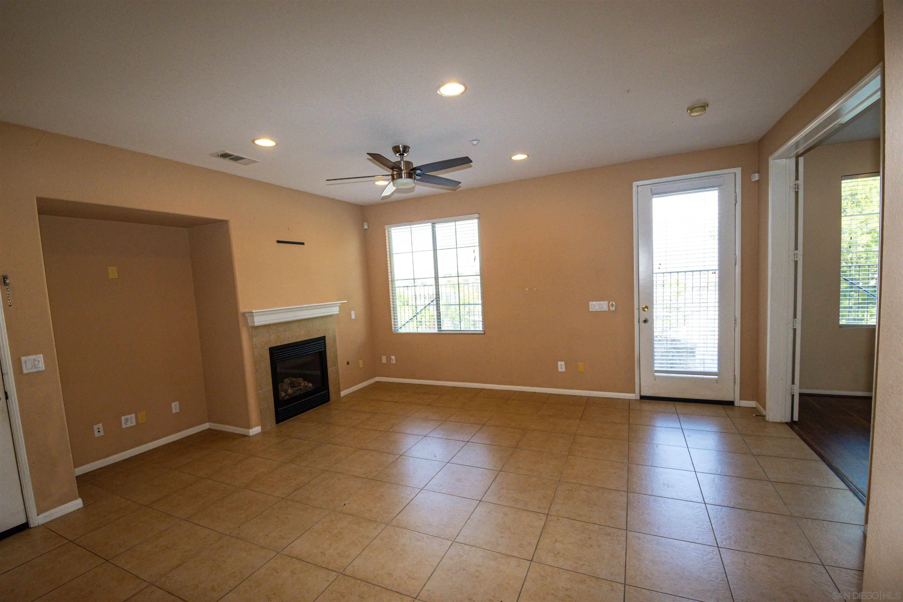 1733 Cripple Creek Unit 4, Chula Vista, CA 91915 - Photo 3 of 30, Chula Vista, CA