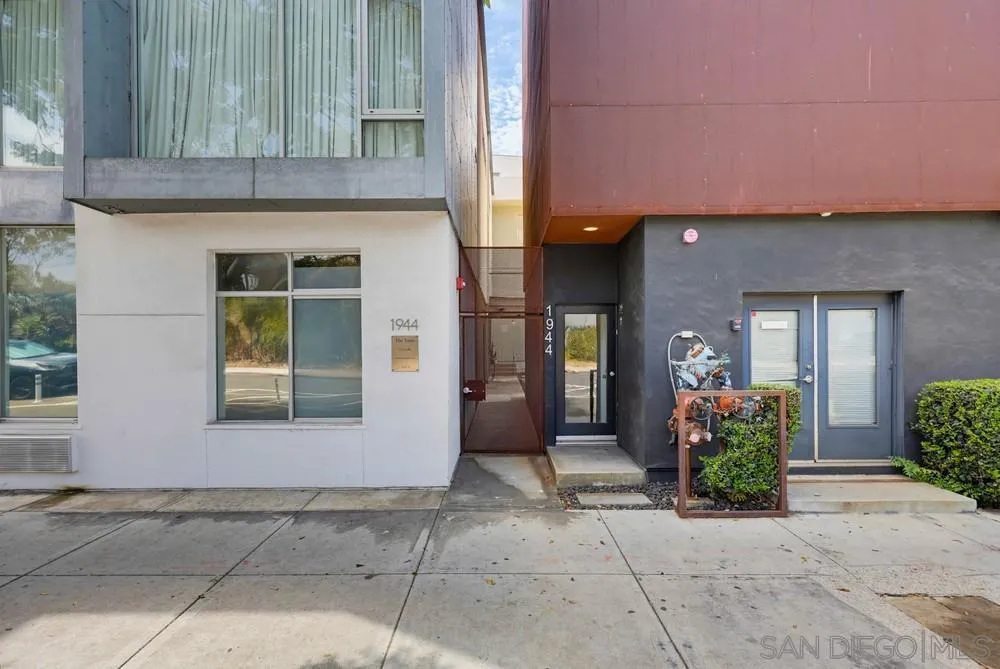 https://cdn.realtyfeed.com/cdn/127/260021077/39ab54f7cfbf56cfe471dce294df5b90.webp