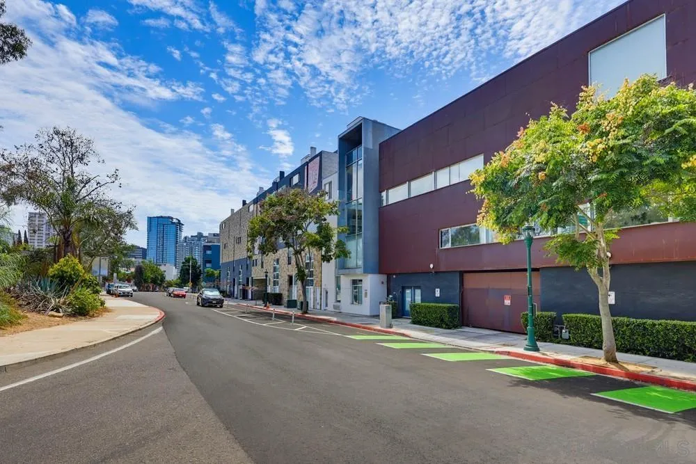 https://cdn.realtyfeed.com/cdn/127/260021077/4f61bf5a989bc324e620acaf82ad6be2.webp