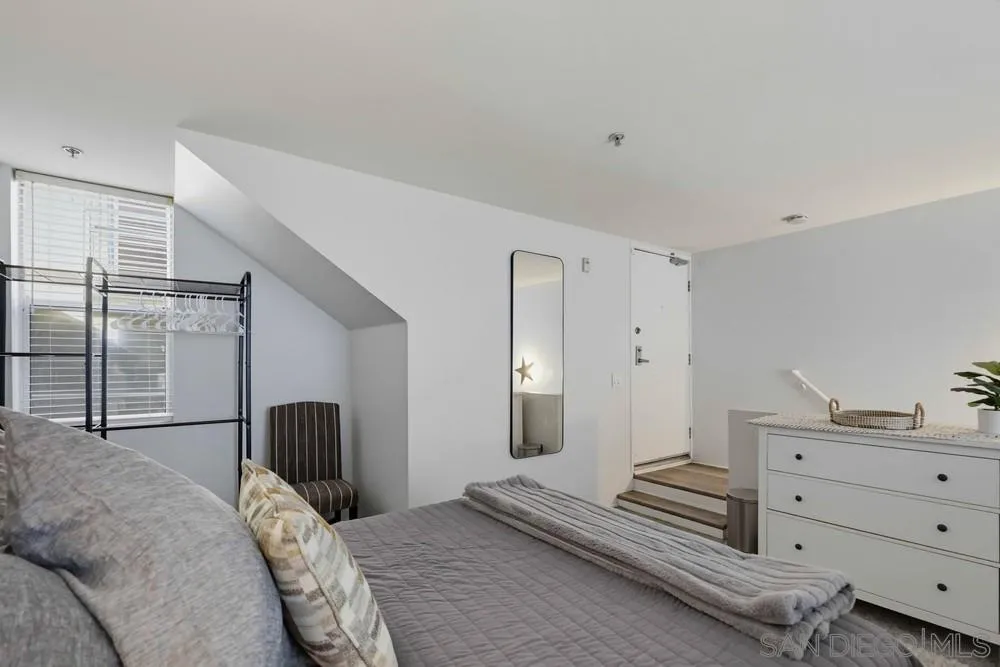 https://cdn.realtyfeed.com/cdn/127/260021077/4fffa9399788ca0d9303a38c423e7b63.webp