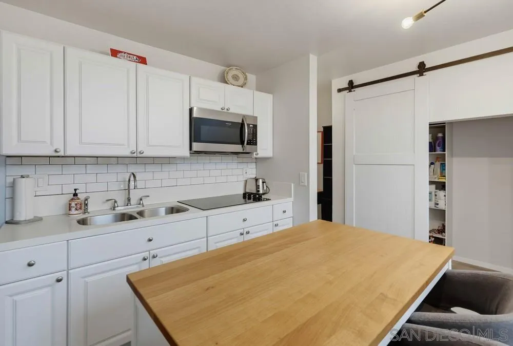 https://cdn.realtyfeed.com/cdn/127/260021077/acecd0c6d3b8afd9fed8bf065ac8a159.webp