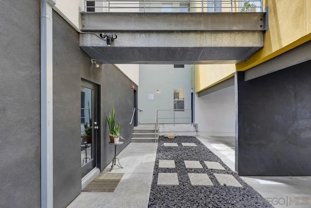 https://cdn.realtyfeed.com/cdn/127/260021077/ee177656420db957ba87e822eaff06de.webp