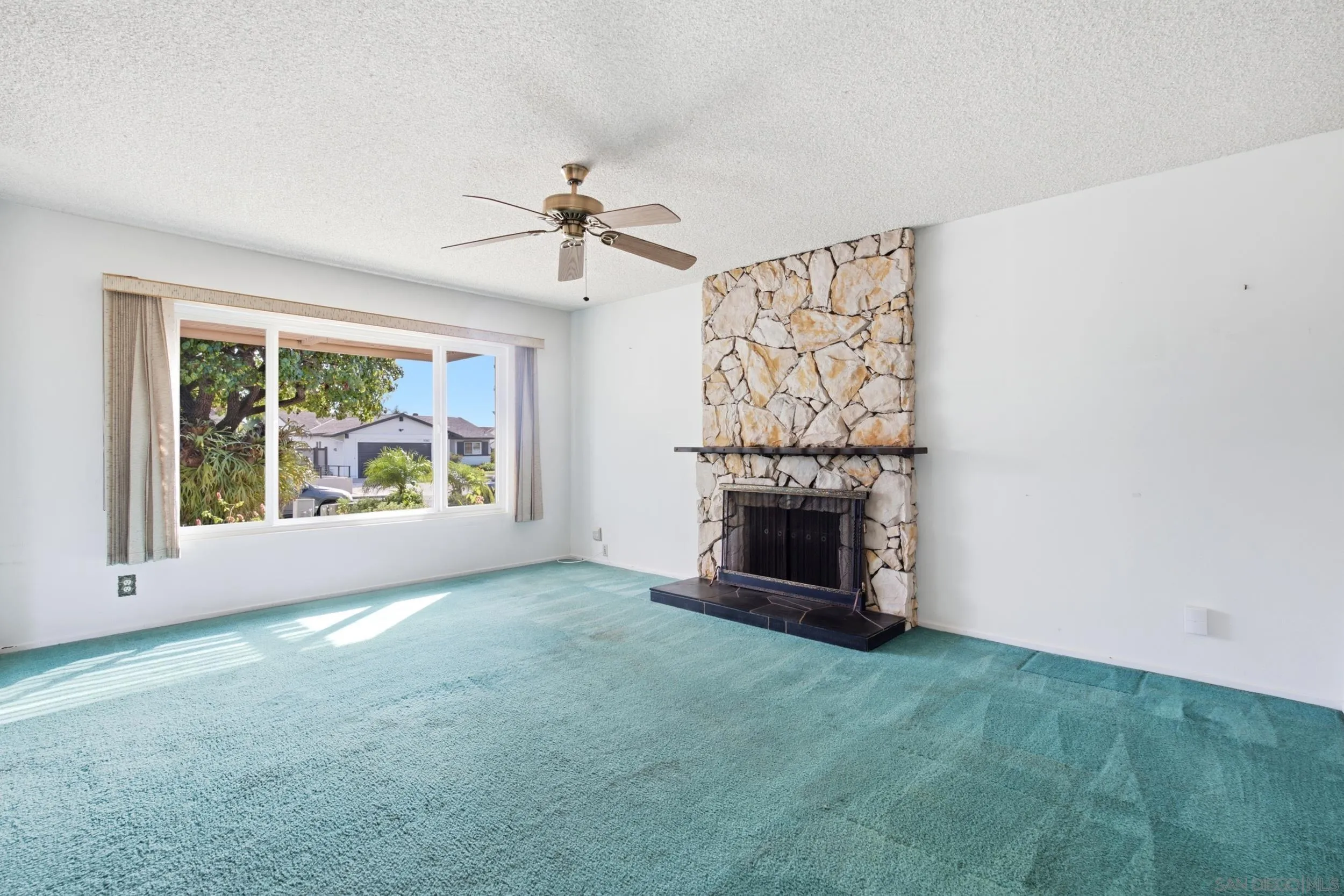 https://cdn.realtyfeed.com/cdn/127/260021078/08c8e3ce9401d768b2def9f76db647c4.webp